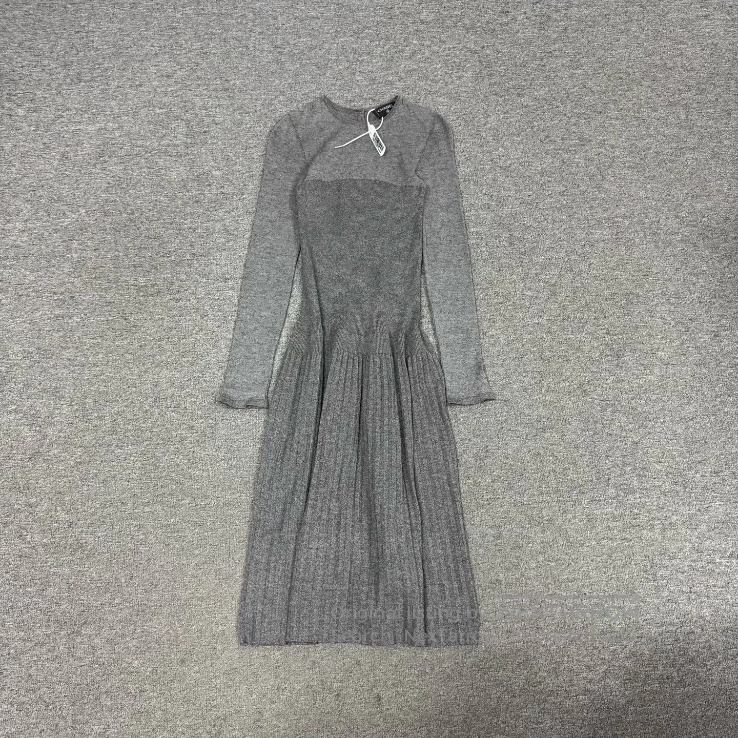 Chanel Chanel Gray knitted dress| Size M / US 6-8 / IT 42-44 - 1 Thumbnail