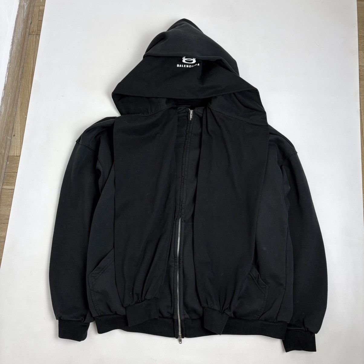 Balenciaga Balenciaga incognito Hoodie Size US L / EU 52-54 / 3 - 1 Thumbnail