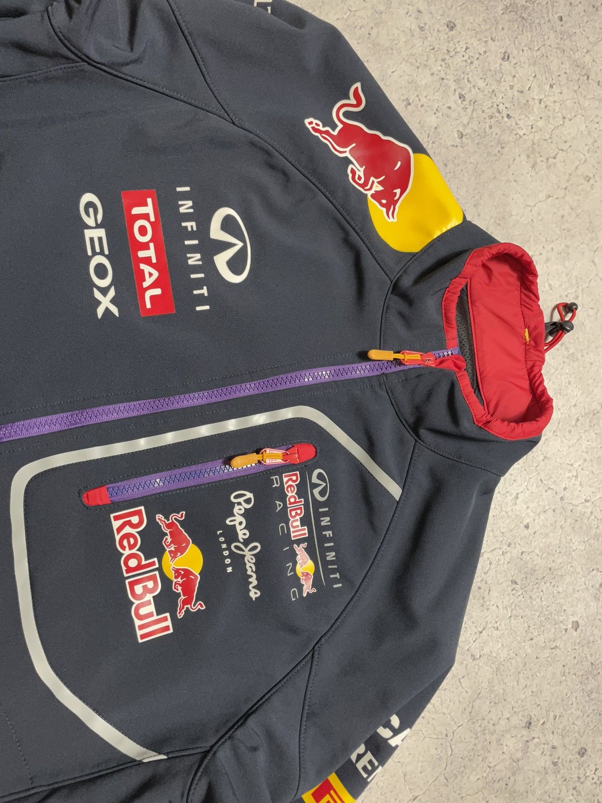 Pepe Jeans Vintage Red Bull Infiniti Racing Softshell Jacket Y2K Size US M / EU 48-50 / 2 - 5 Thumbnail