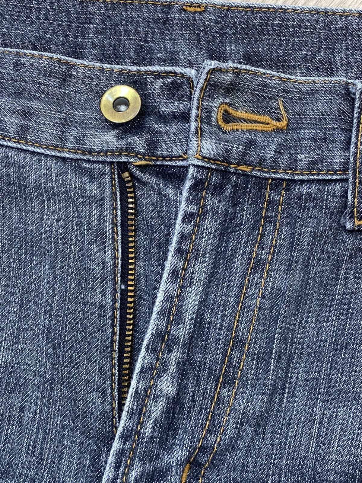 Uniqlo Uniqlo Faded Wash Style Loose Jeans Size US 29 - 14 Thumbnail