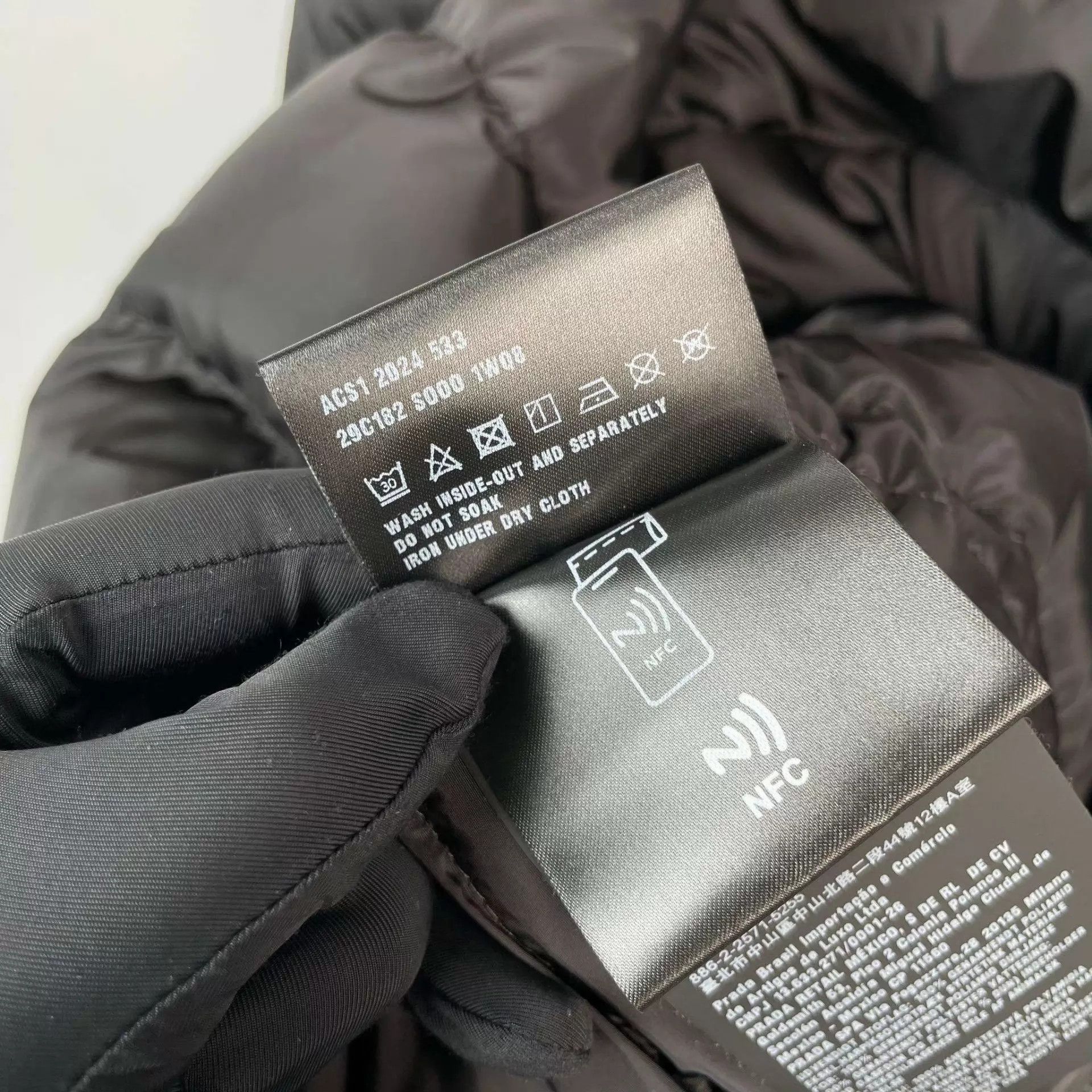 Prada Prada Nylon Down Jacket Black 38 260202ZLJ8M01 Size XS / US 0-2 / IT 36-38 - 4 Thumbnail