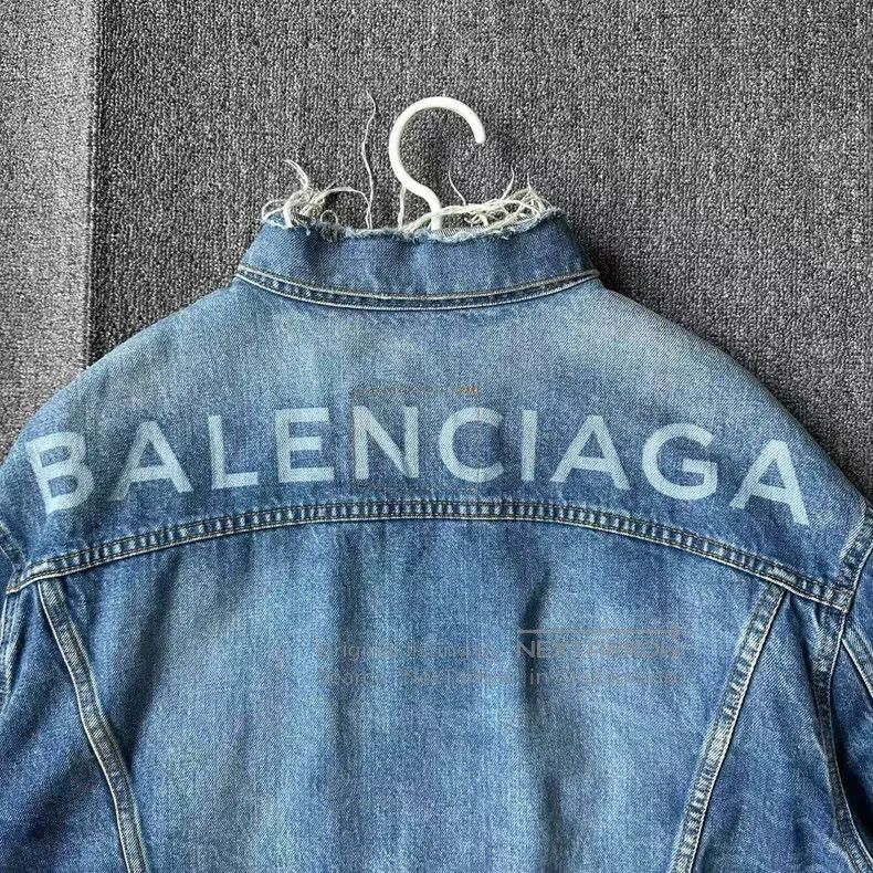 Balenciaga Balenciaga Blue denim jacket with back lettering logo Size XXS / US 00 / IT 34 - 3 Thumbnail