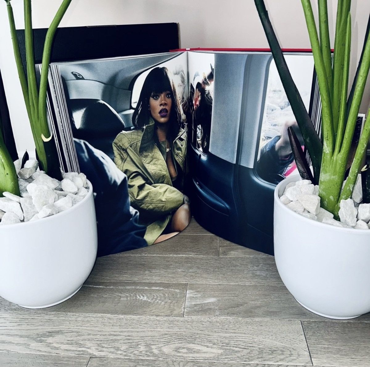 Rizzoli RIHANNA Life Photo Book Size ONE SIZE - 5 Thumbnail