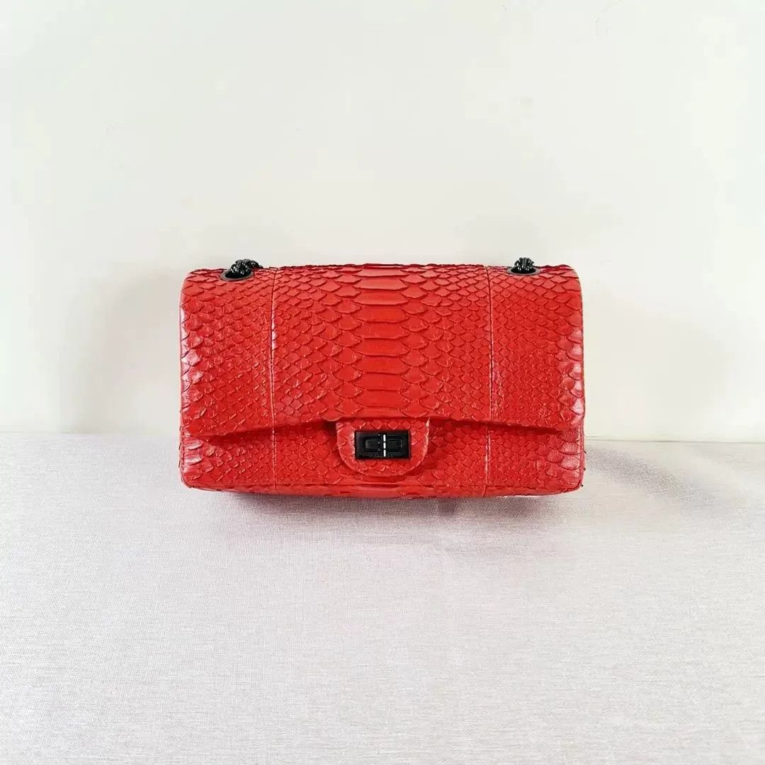 Chanel Pre-loved Bag Very good condition Size ONE SIZE - 1 Thumbnail