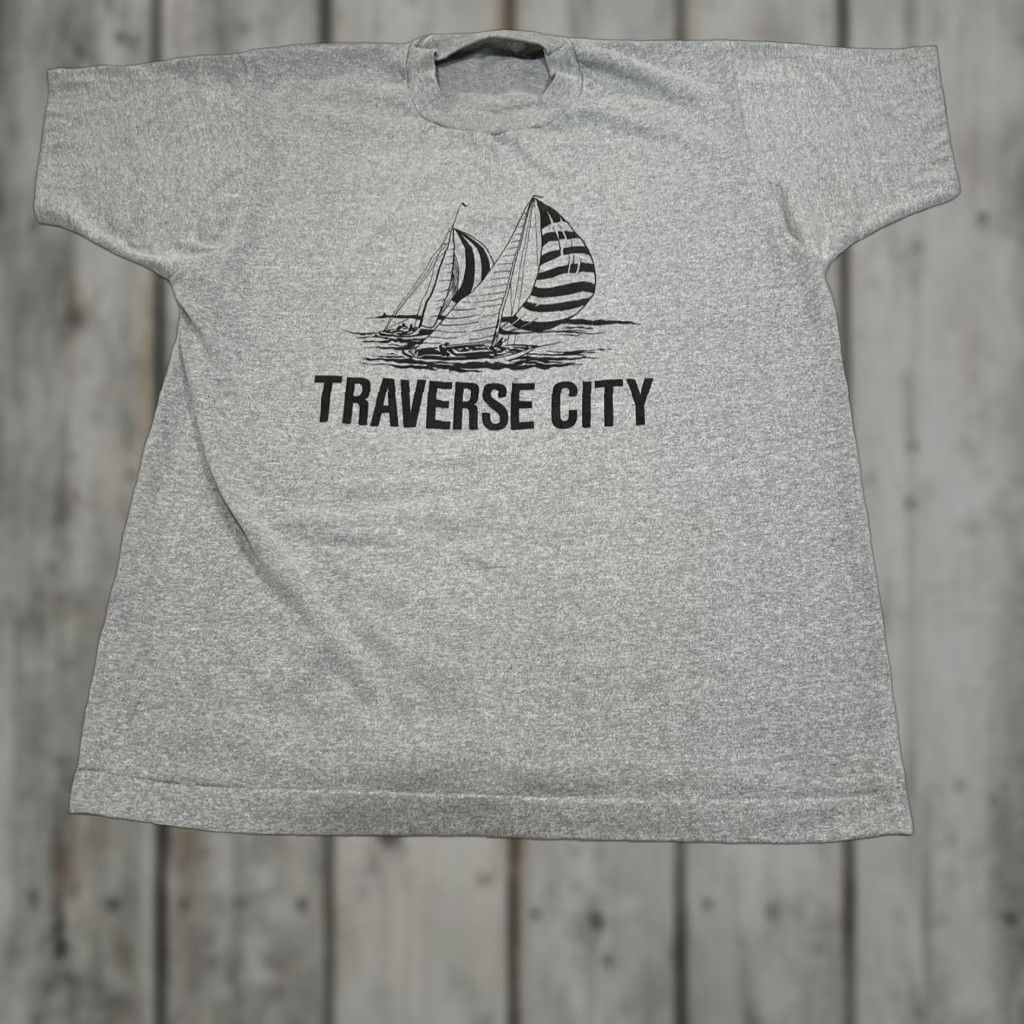 Vintage VINTAGE Traverse City Michigan Boating Gray Single Stitch Graphic T Shirt Men Large Size US L / EU 52-54 / 3 - 1 Thumbnail