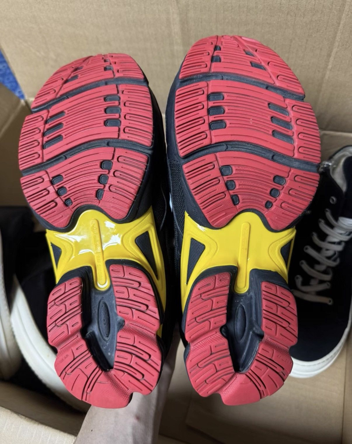 Adidas Adidas Black & Yellow F34234 K37 Size US 7 / EU 40 - 5 Thumbnail