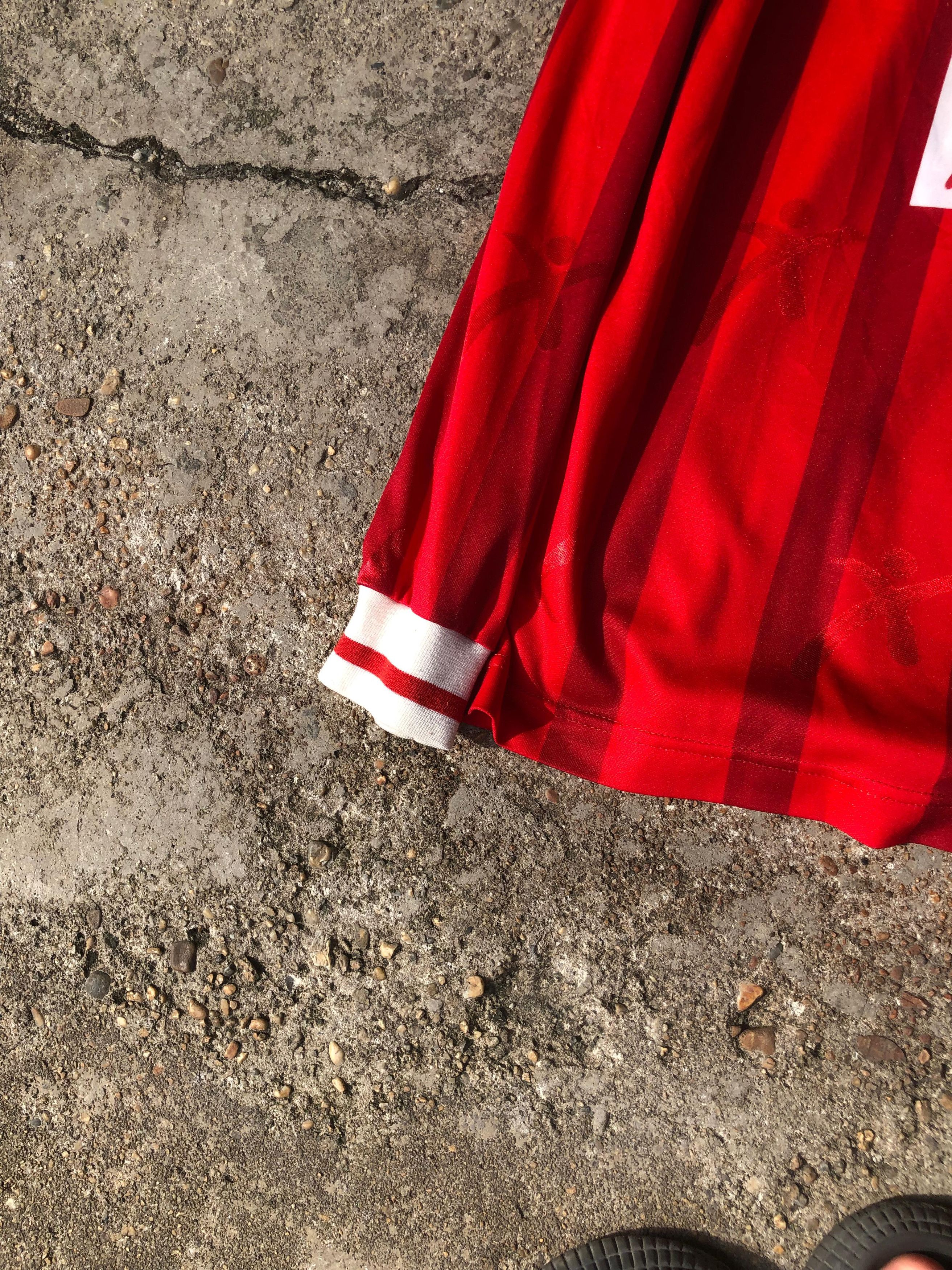 Vintage Vintage Jersey Perugia 1996 Size US M / EU 48-50 / 2 - 9 Thumbnail