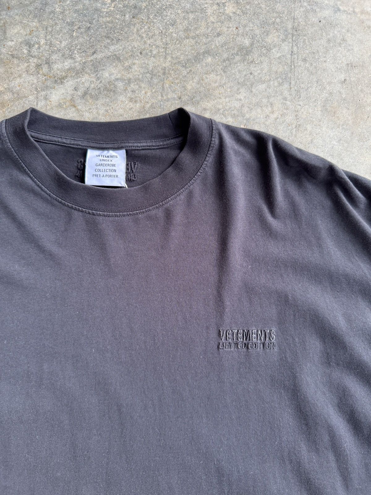 Vetements *RARE* VETEMENTS GVASALIA TIE DYE BLEACHED OVERSIZED TEE Size US S / EU 44-46 / 1 - 4 Thumbnail