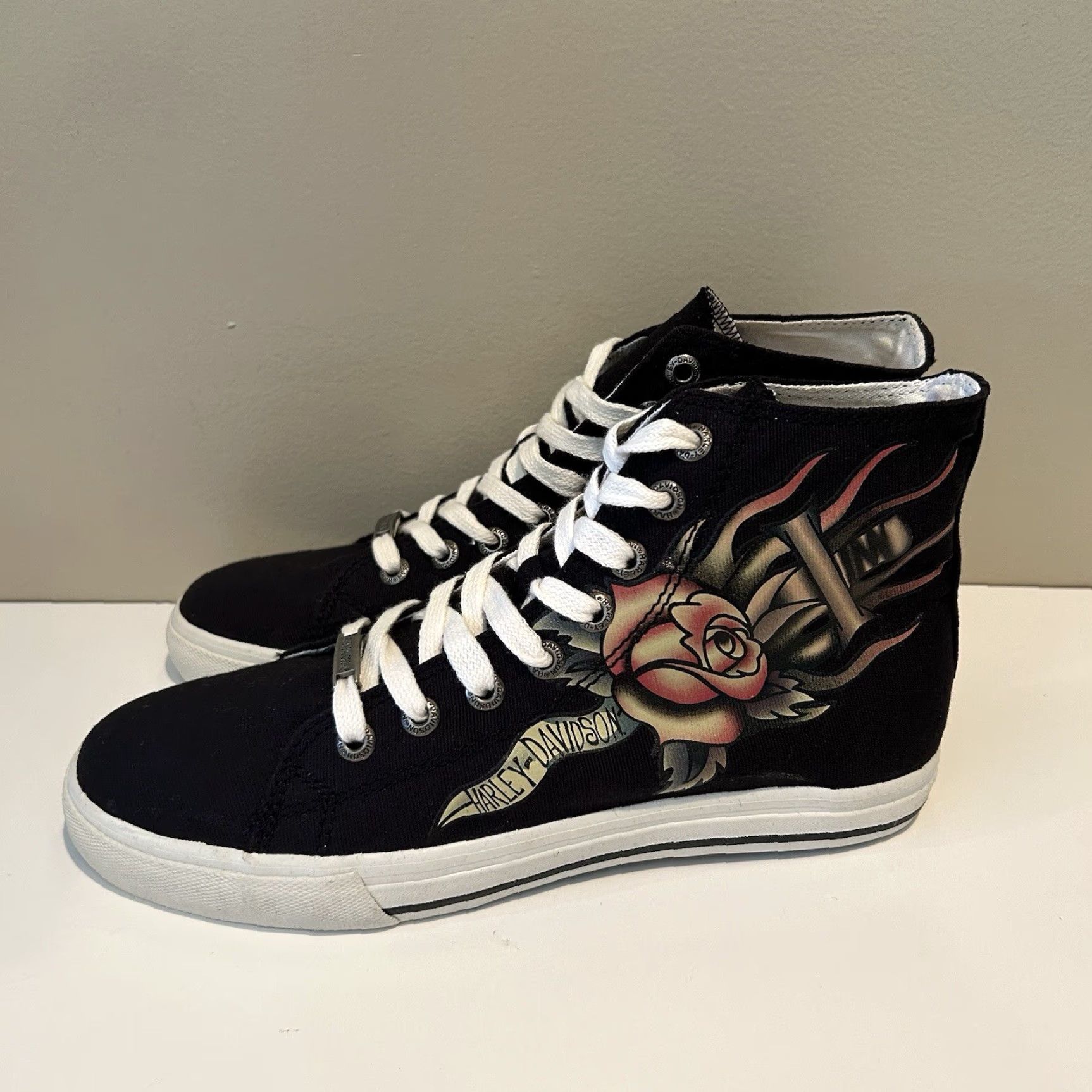 Harley Davidson Harley-Davidson Women’s High Top Shoes Black Sz 10 Canvas Rose & Dagger Print Sneakers Sneakers Mens Womens Boys Girls Size L / US 10 / IT 46 - 6 Thumbnail