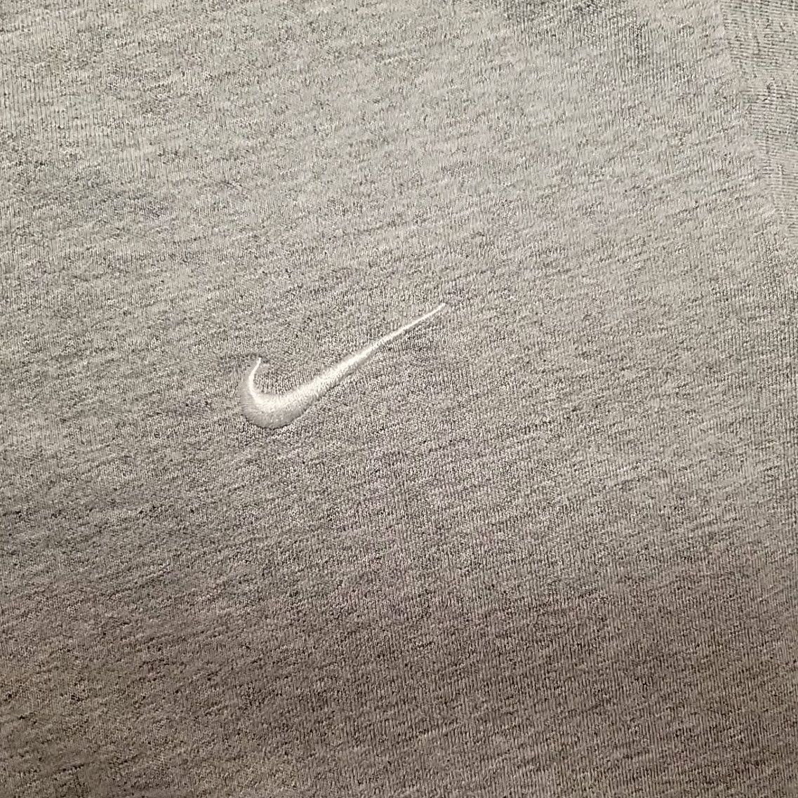 Nike VINTAGE Nike Shirt Mens L Gray Embroidered Swoosh Logo Crewneck Tee Made in USA Y2K Size US L / EU 52-54 / 3 - 3 Thumbnail