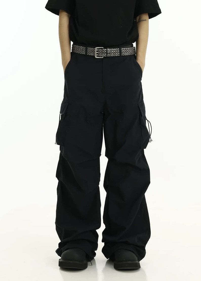 Image of Vintage Avant Garde Fashion Skate Cargo Pleated Pants in Black, Men's (Size 30)