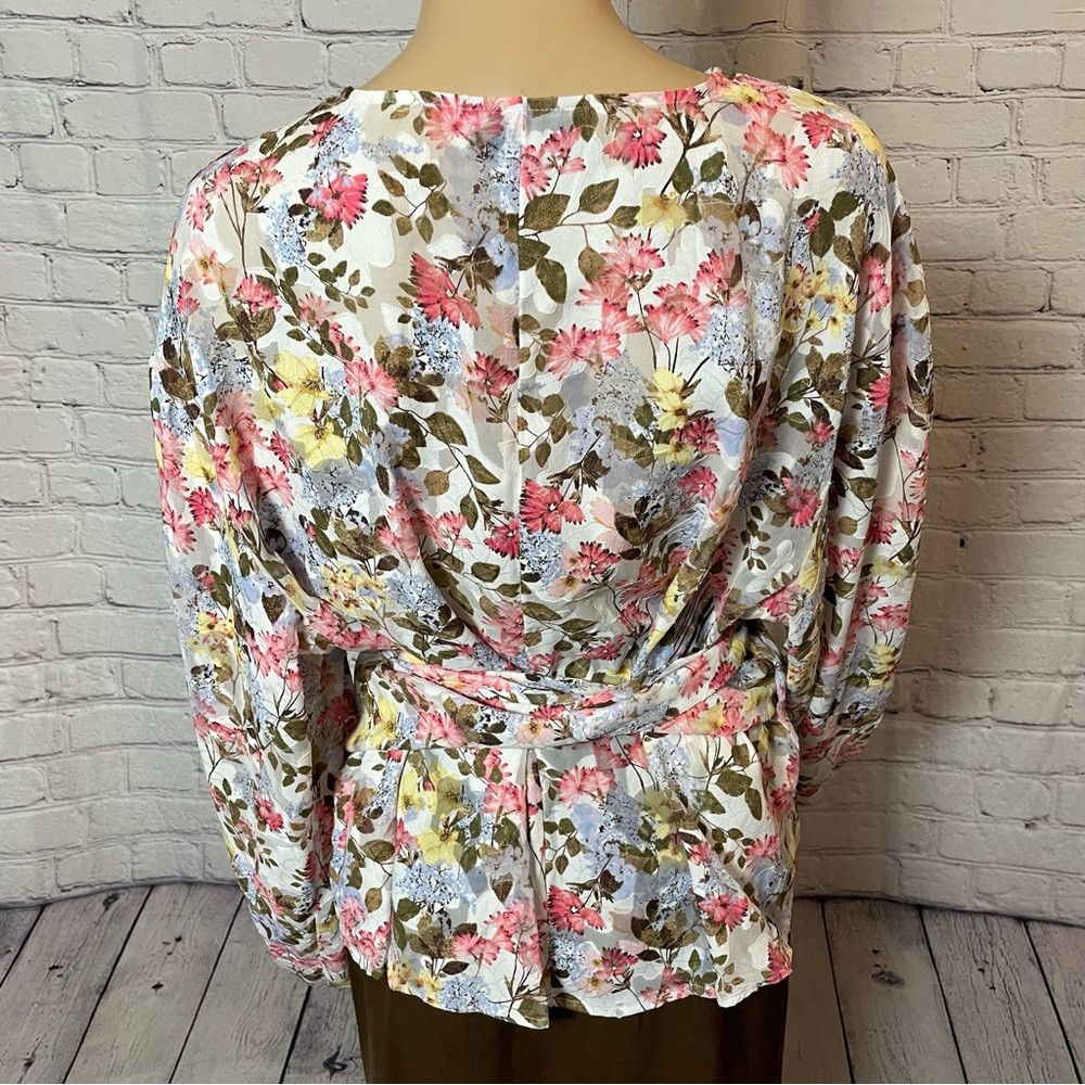 Other New Lane Bryant Classic Crop Sheer Full-Wrap Floral Long Sl Size 3XL / US 20-22 - 4 Thumbnail