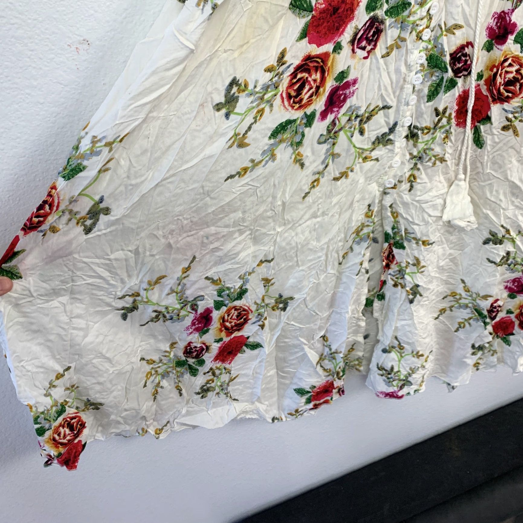 Vintage VINTAGE Boho Floral Midi Dress Women's White Red Green Smocked Waist Button Front Tassels Size S / US 4 / IT 40 - 3 Thumbnail