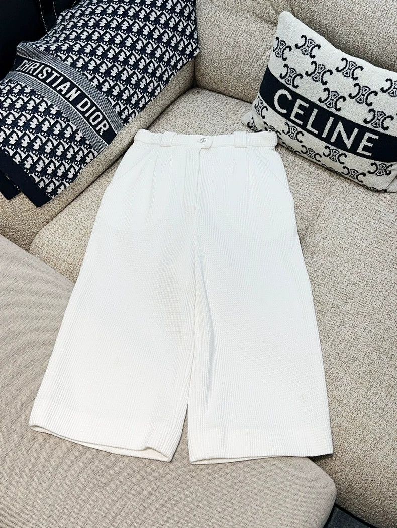 Chanel Chanel 21C Bermuda series white waffle wide-leg pants Size 42" / US 20 - 1 Thumbnail