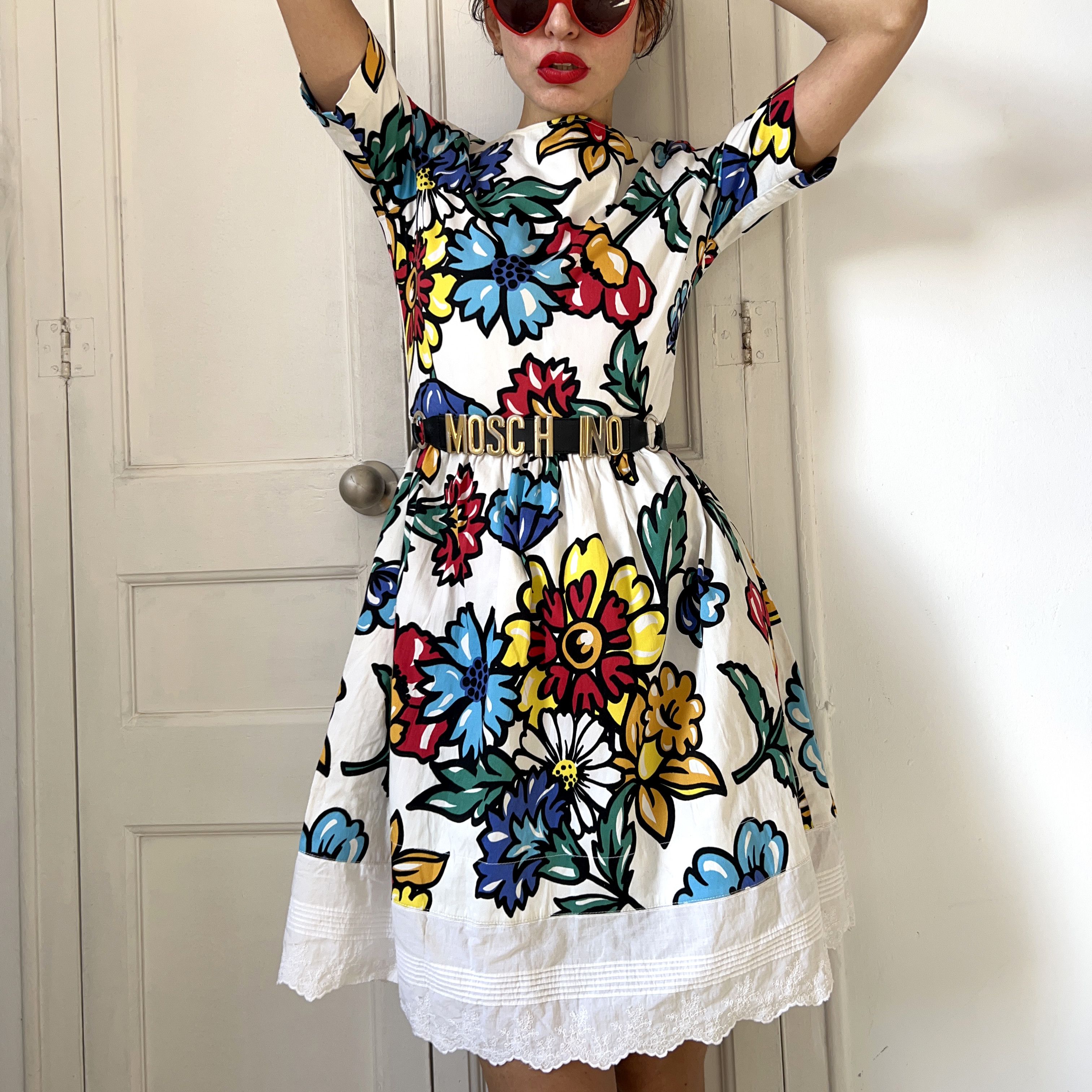 Love Moschino Love Moschino floral print white fit & flare dress Size S / US 4 / IT 40 - 3 Thumbnail