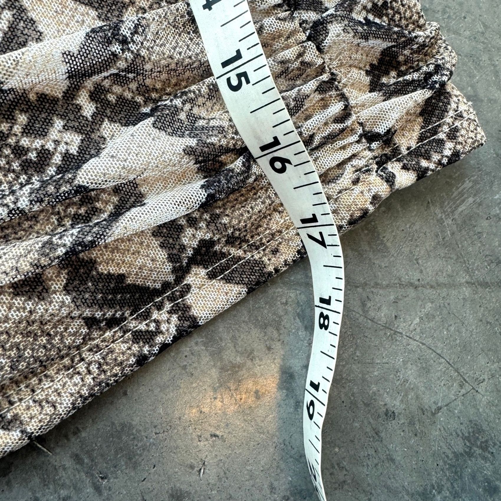 Vintage VINTAGE Y2K Women's Snake Skin Cinch Waist Cami Tank Top Crop Large Beige Tank Womens Large Women’s Cinch Waist Cami Tank Top Crop Snake Skin 90s 00s Size L / US 10 / IT 46 - 5 Thumbnail