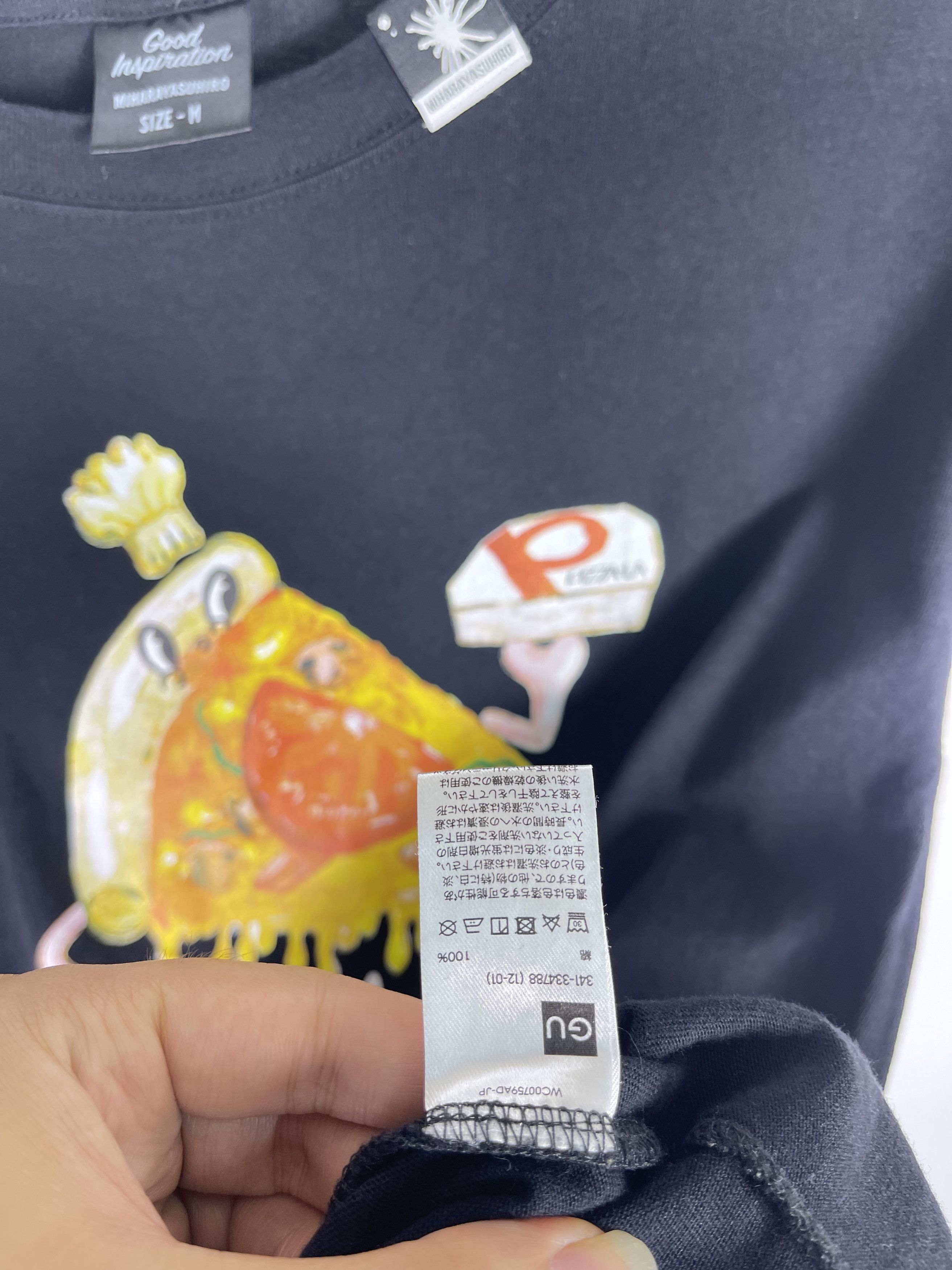 GU × Maison MIHARA YASUHIRO MIHARA YASUHIRO X GU PIZZA-LA T-Shirt Size US M / EU 48-50 / 2 - 5 Thumbnail