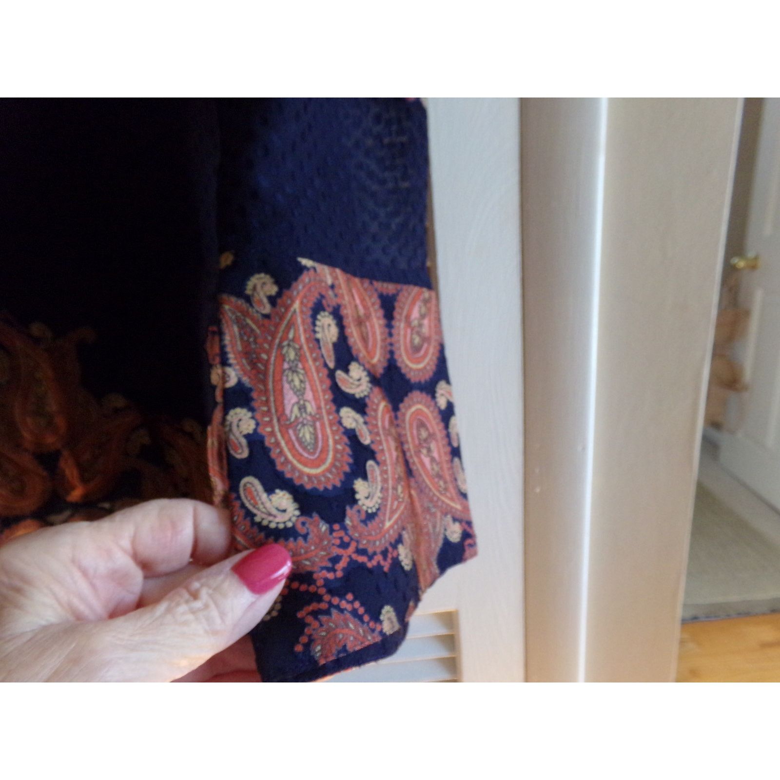Chicos Gorgeous Chico's navy w paisley trim blouse size 1 (M) Size M / US 6-8 / IT 42-44 - 2 Thumbnail