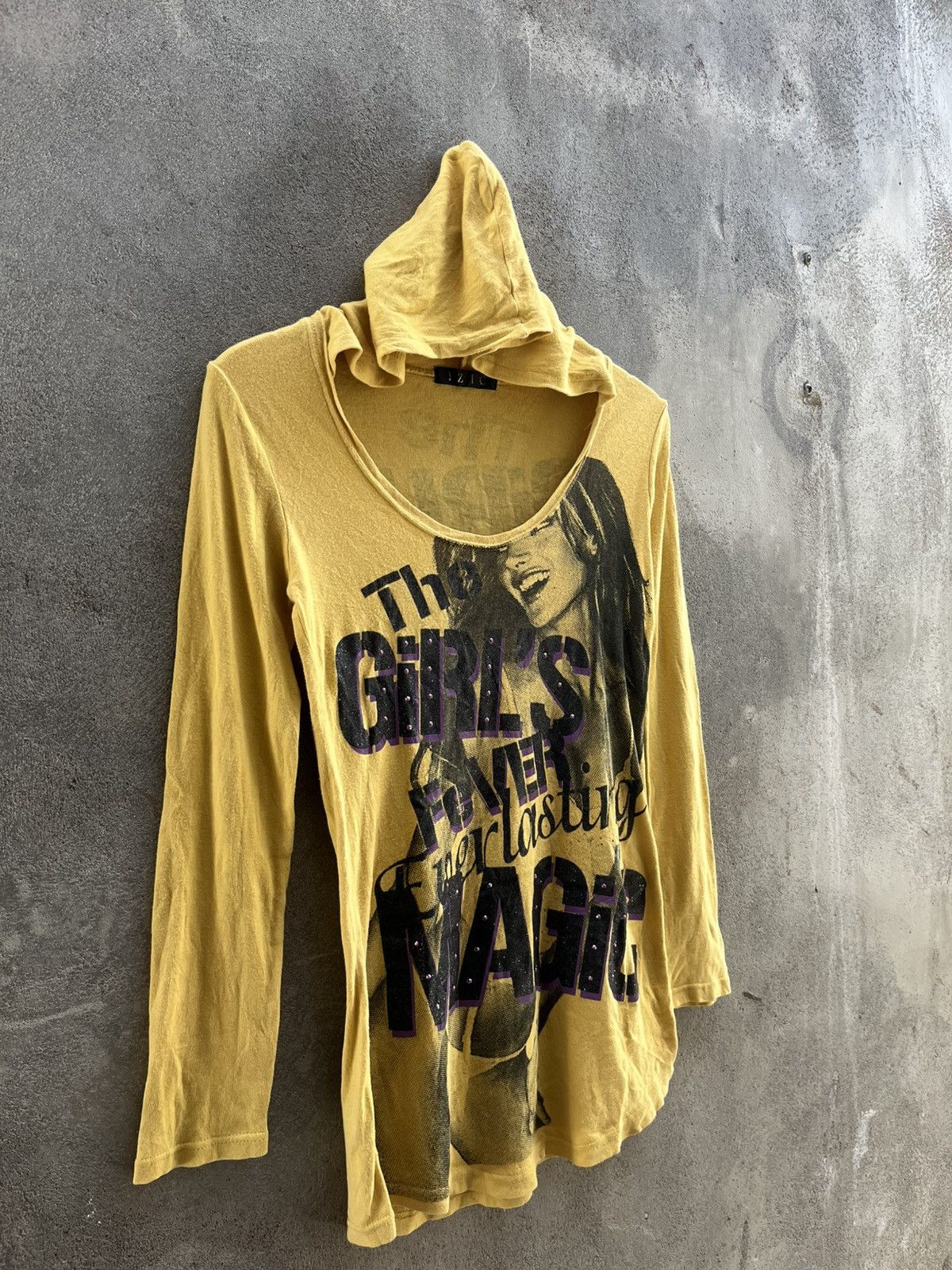 Hysteric Glamour × Playboy 🌟 IZIC Japan Graphic Hooded Tee – Y2K Retro Pop Print 🌟 Size US M / EU 48-50 / 2 - 7 Thumbnail