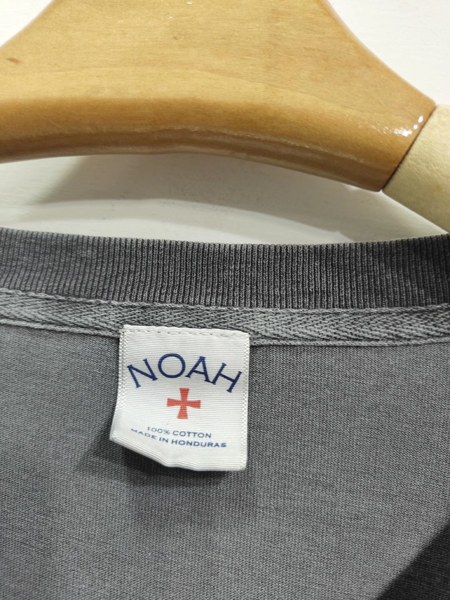 Noah Noah Cross Print Short Sleeve T-shirt K29 Size US XL / EU 56 / 4 - 4 Thumbnail
