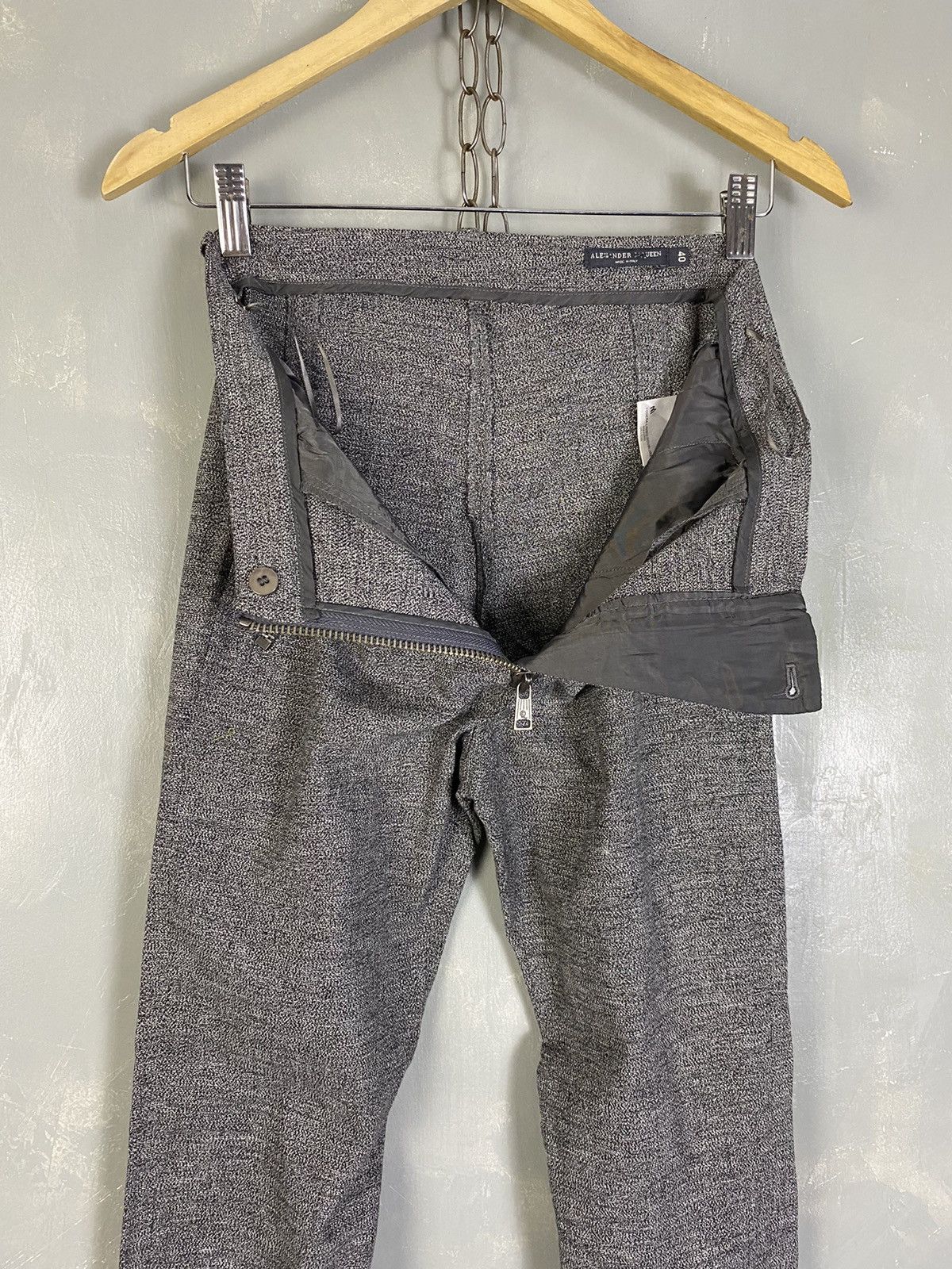 Alexander McQueen Alexander McQueen Ankle Zip Wool Pants Size 28" / US 6 / IT 42 - 7 Thumbnail