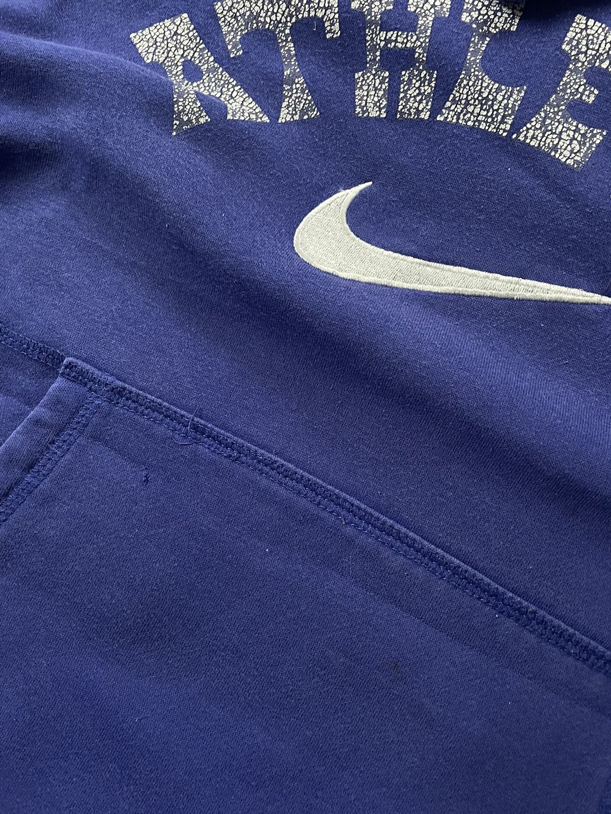 Nike × Vintage 👾 NIKE ATHLETICS SPELLOUT BIG SWOOSH HOODIE Y2K 90’S Size US M / EU 48-50 / 2 - 4 Thumbnail