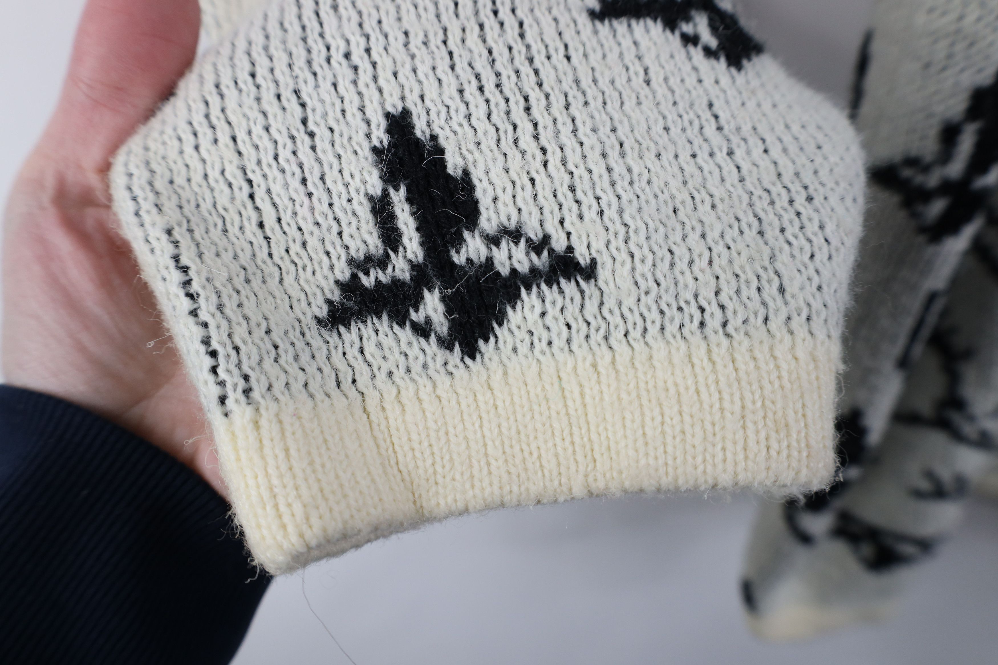 Vintage Vintage 90s Streetwear Coat of Arms Knit Crewneck Sweater Size S / US 4 / IT 40 - 5 Thumbnail
