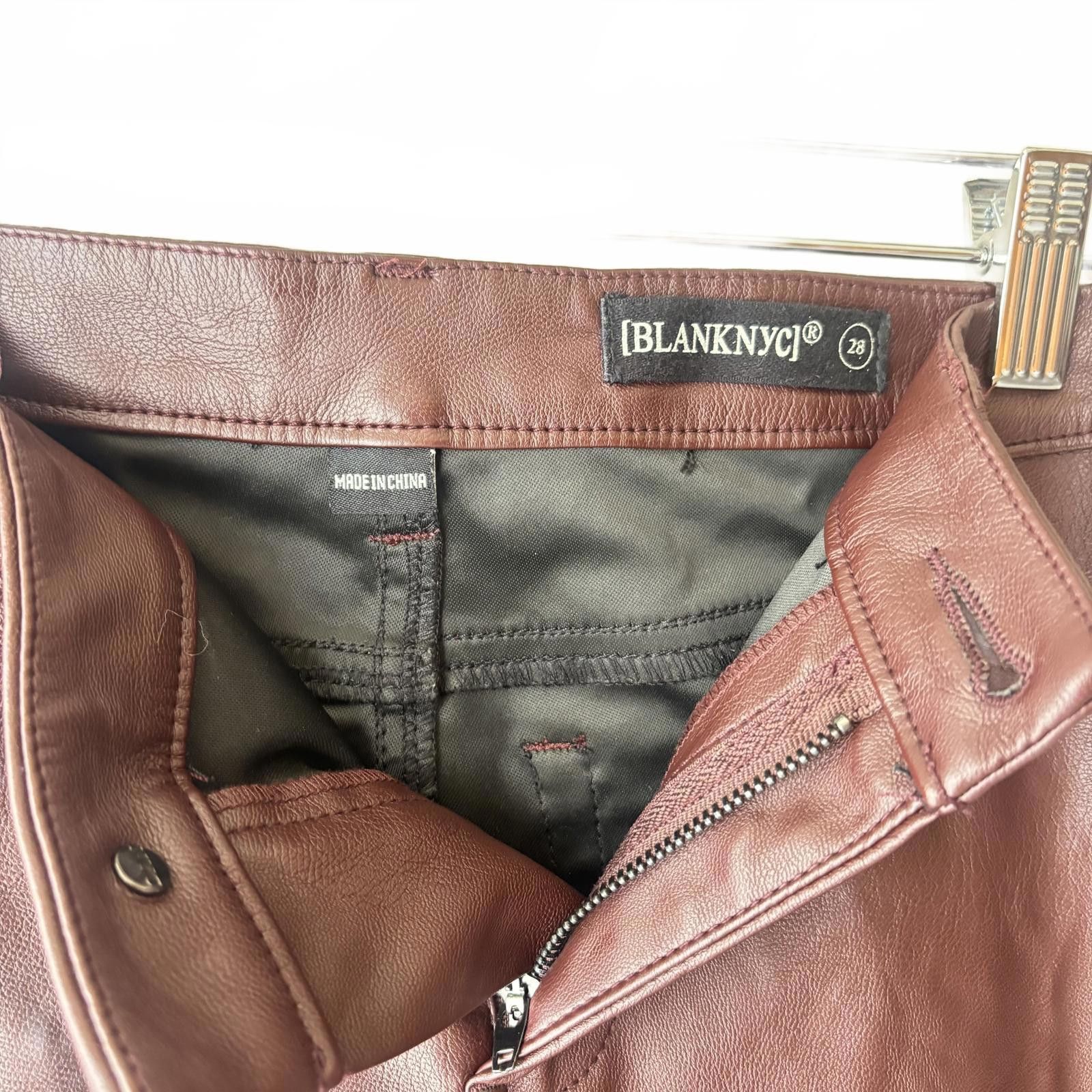BLANKNYC Blank NYC Faux Vegan Leather Oxblood Brown Skinny Jean Pant Size 28" / US 6 / IT 42 - 7 Thumbnail