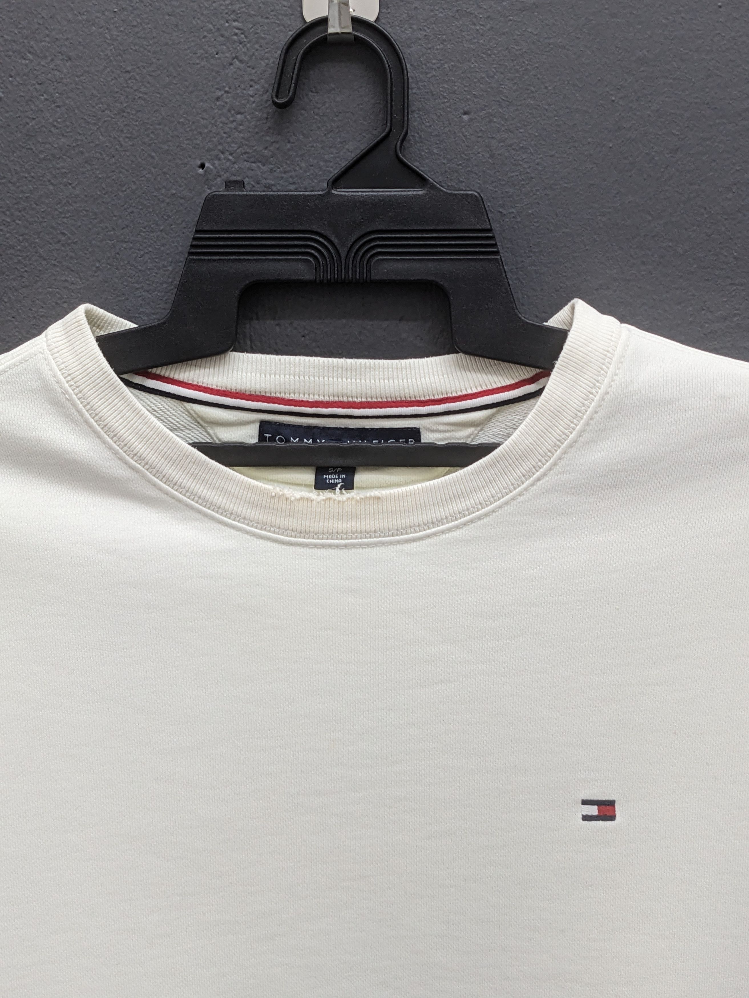 Tommy Hilfiger Tommy Hilfiger Distressed Sweatshirt Size US L / EU 52-54 / 3 - 4 Thumbnail