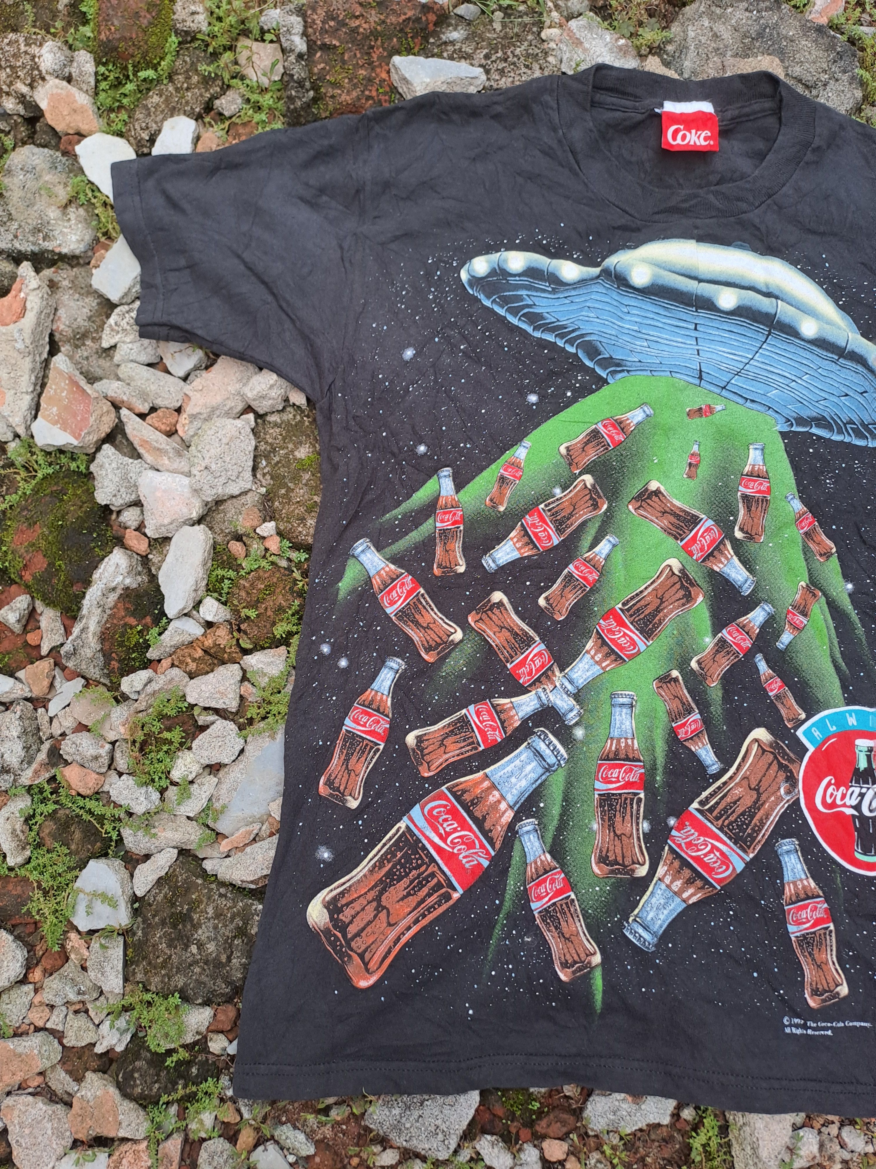 Coca Cola Vintage 1997 UFO Coke Out of this world Coca Cola Size US M / EU 48-50 / 2 - 2 Thumbnail
