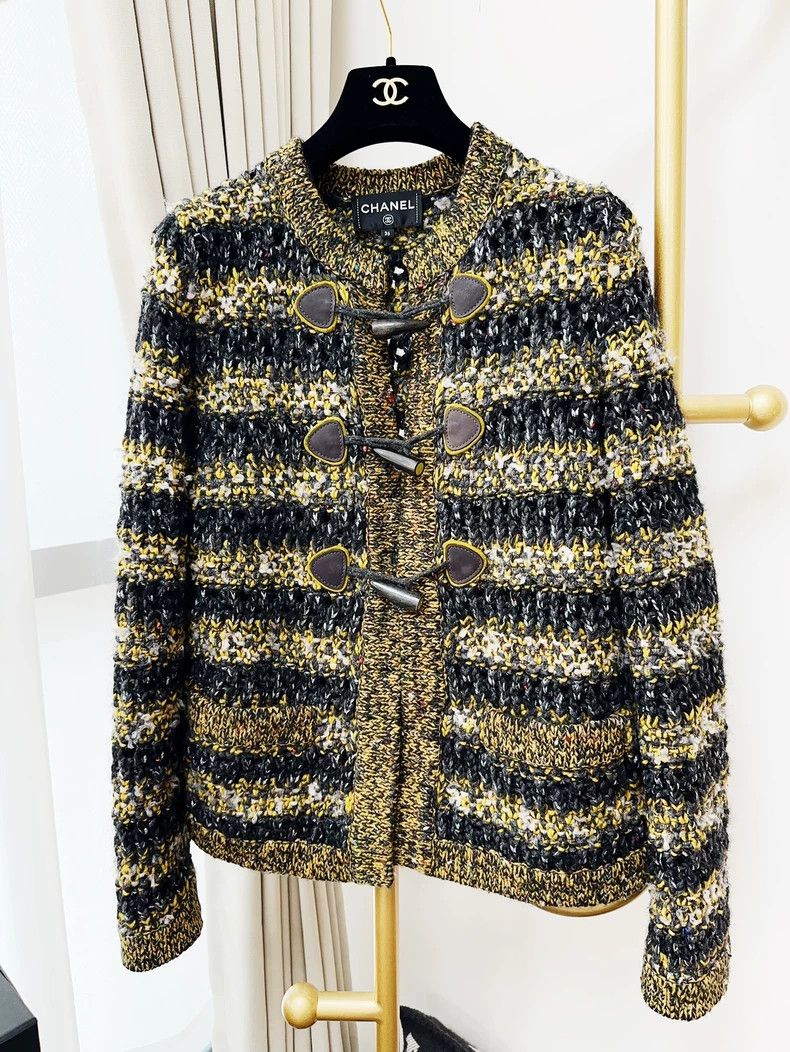 Chanel Black yellow and white mixed color striped ox horn