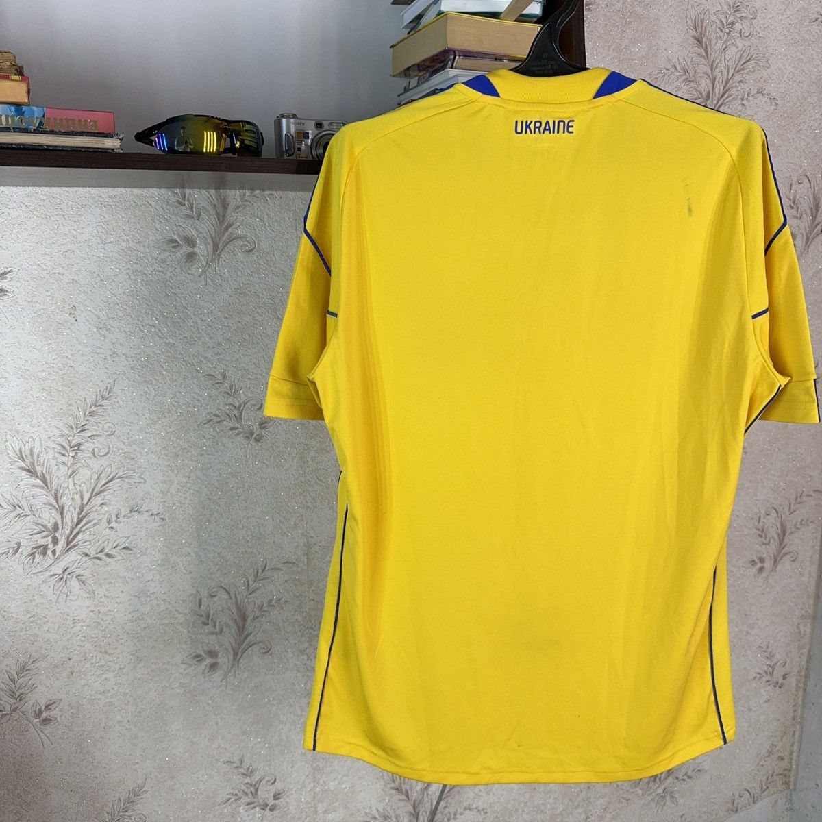 Adidas Adidas Ukraine Jersey 2011-12 Home Football Shirt Soccer L Size US L / EU 52-54 / 3 - 18 Thumbnail