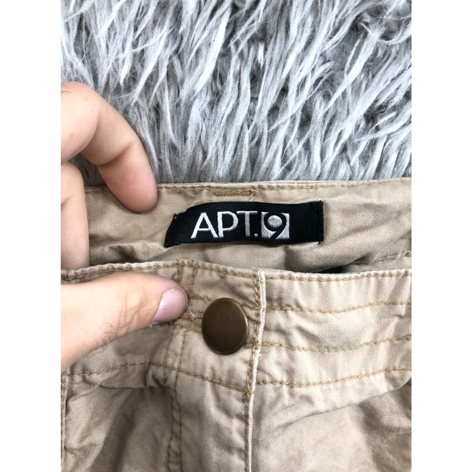 Apt. 9 Apt. 9 Cargo Shorts Womens Size 14 Mid Rise Beige Cargo Shirt? Size 36" / US 14 / IT 50 - 6 Thumbnail
