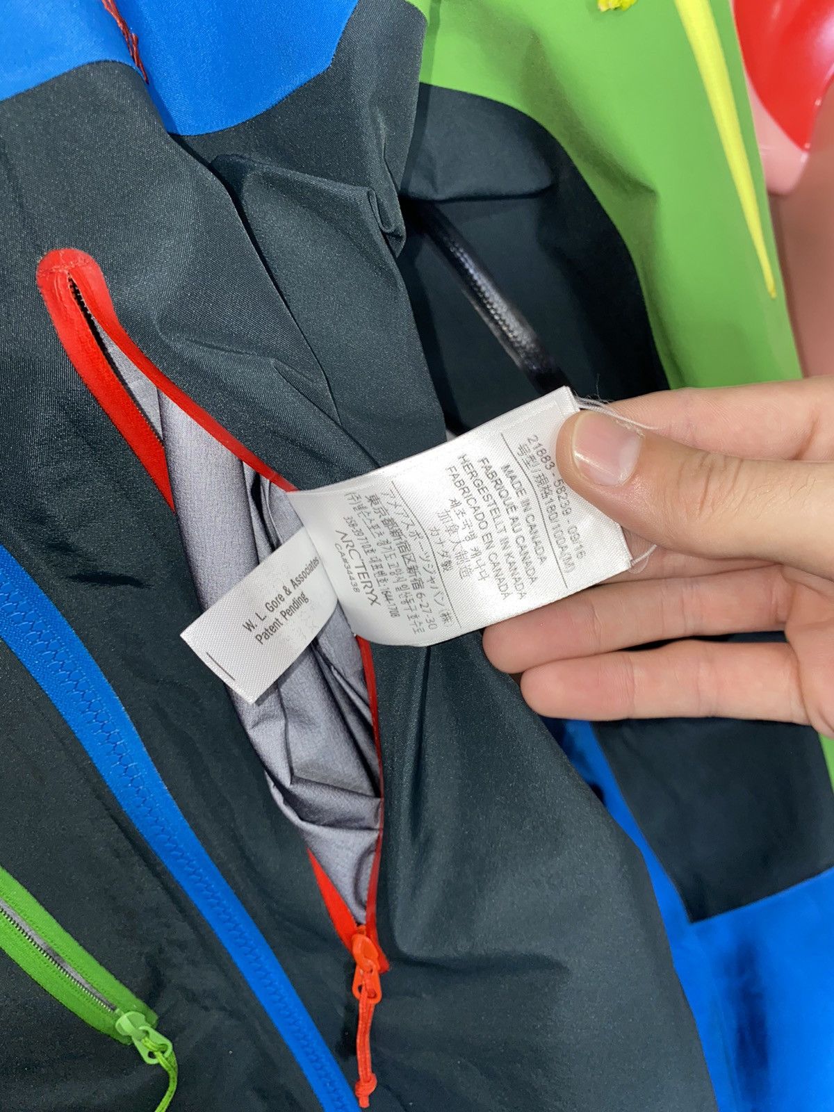 Arc'teryx × Beams Plus Arcteryx x Beams Alpha SV 35th Anniversary Jacket Size US M / EU 48-50 / 2 - 11 Thumbnail