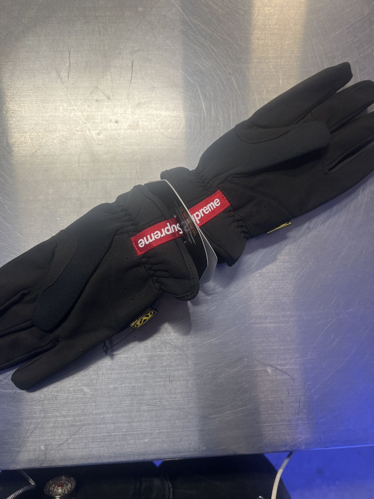 Supreme Supreme x white soxs gloves Size ONE SIZE - 2 Thumbnail