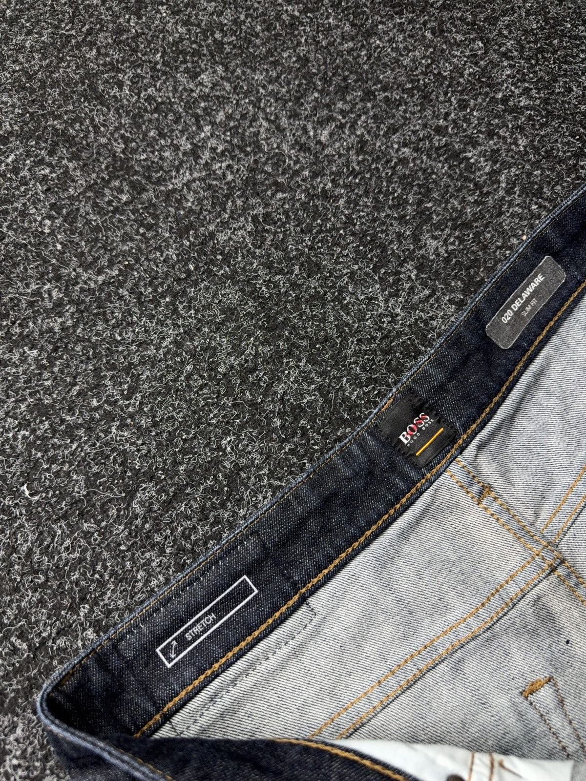 Hugo Boss Luxury 00s Hugo Boss 020 Delaware Slim Fit Dark Blue Jeans Size US 31 - 9 Thumbnail