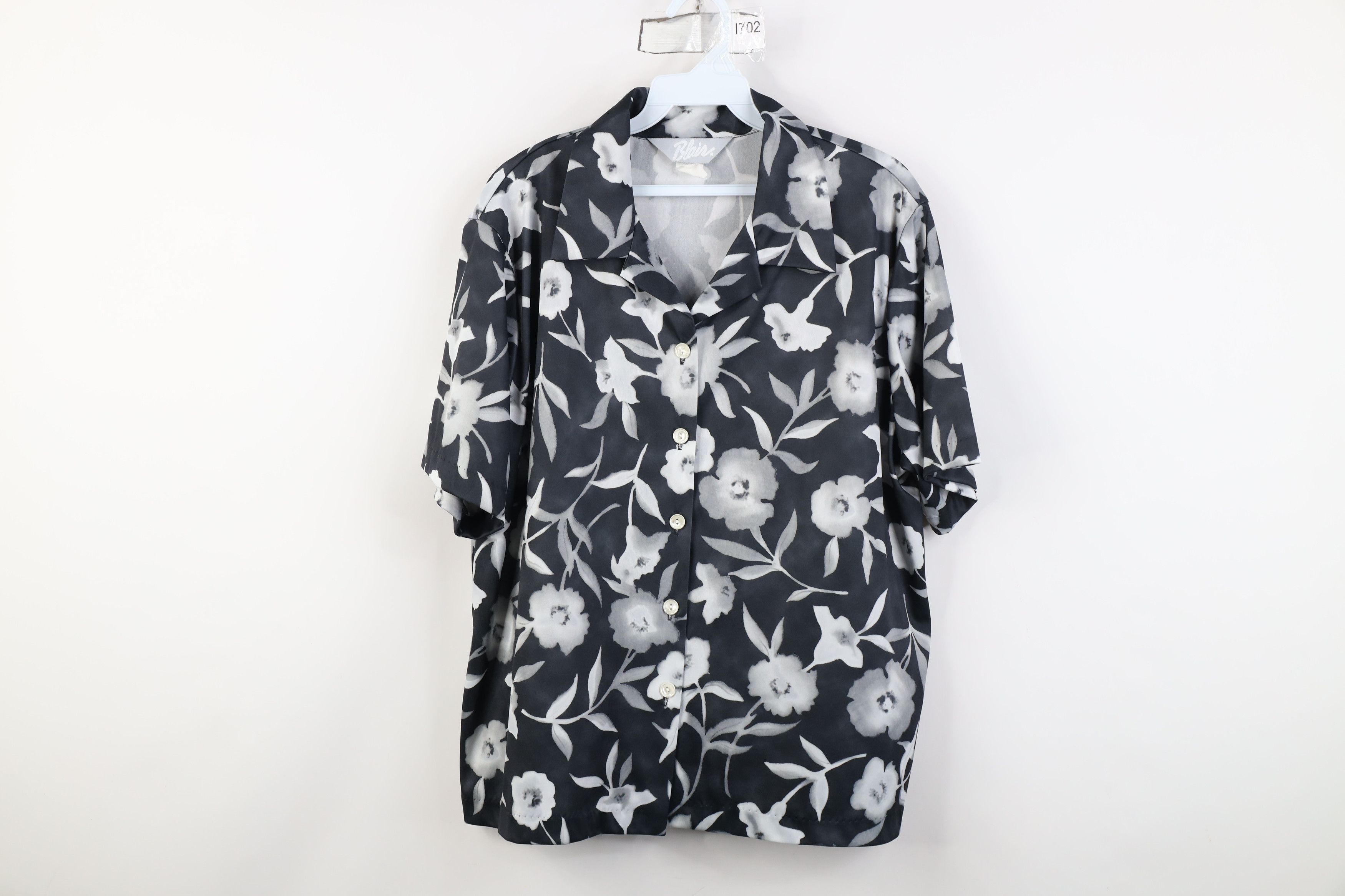 Vintage Vintage 90s Streetwear Short Sleeve Collared Button Shirt Size L / US 10 / IT 46 - 1 Thumbnail
