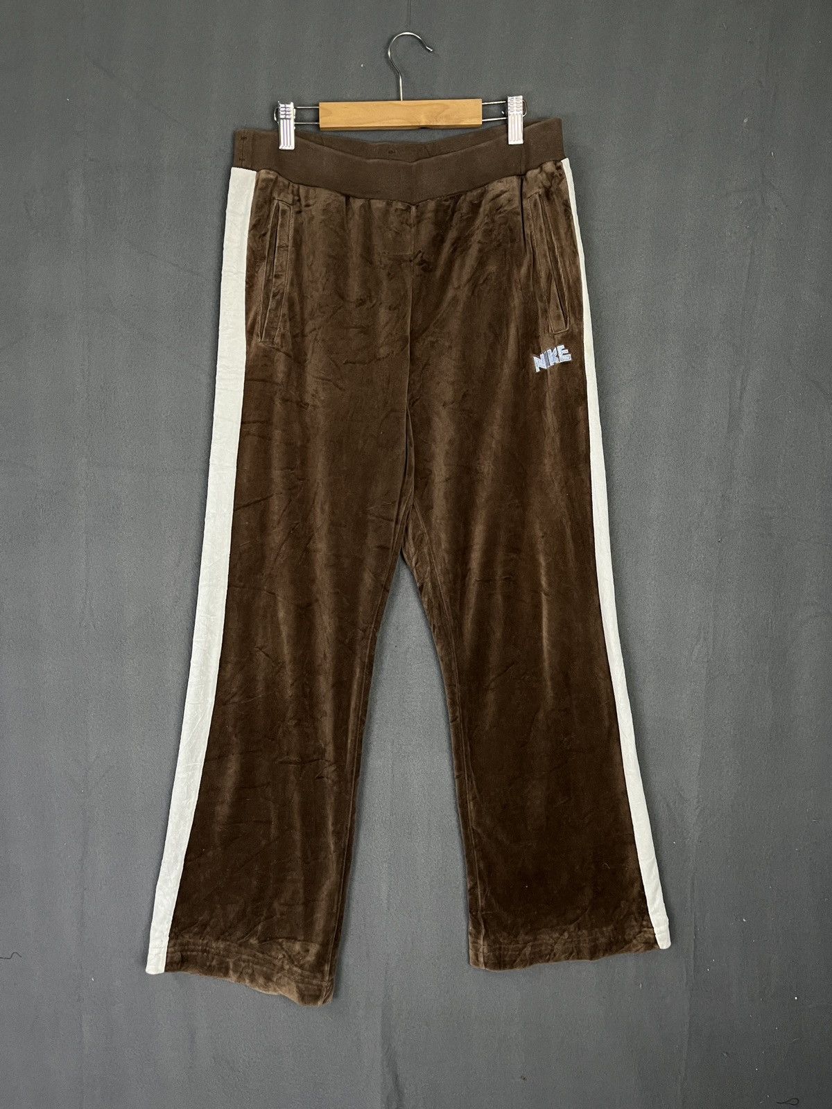 Crazy Vintage Y2K/2000s Baggy Brown Velvet Nike Sweatpants