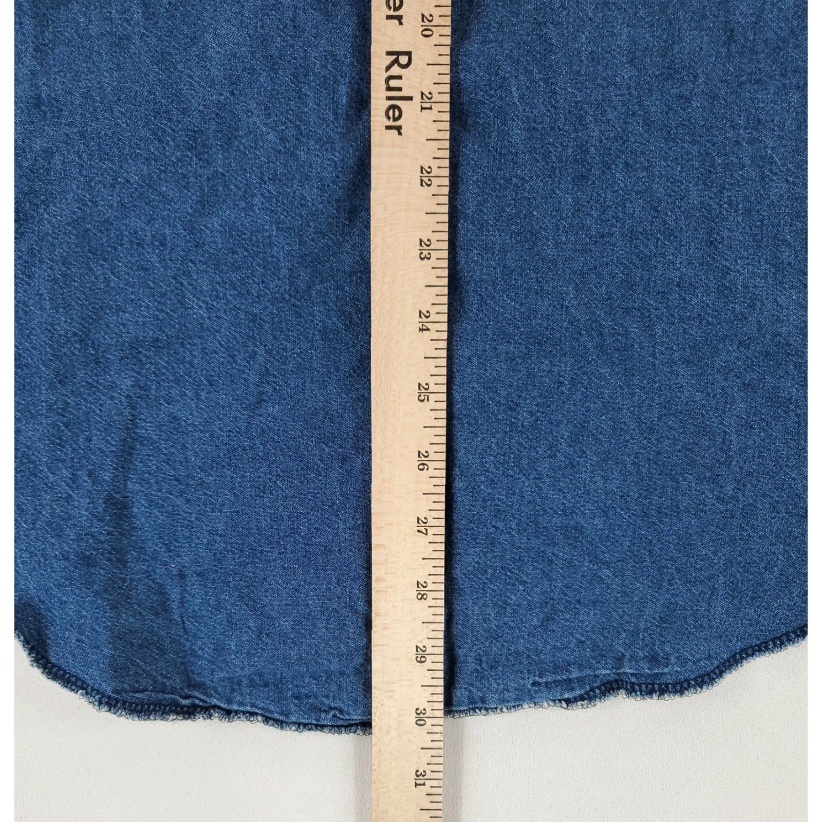 Wrangler VINTAGE Wrangler Shirt Denim Pearl Snap Blue Made USA Mens L 16.5-35 Blue Mens L Denim 90s Wrangler Shirt VTG 90s Pearl Snap Blue Made USA Size US L / EU 52-54 / 3 - 7 Thumbnail