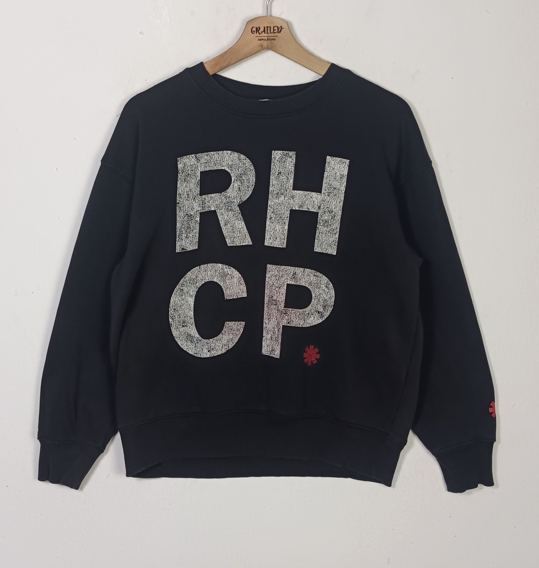 Band Tees × Uniqlo Red Hot Chili Papers Band Crewneck Sweatshirt Size US M / EU 48-50 / 2 - 1 Thumbnail