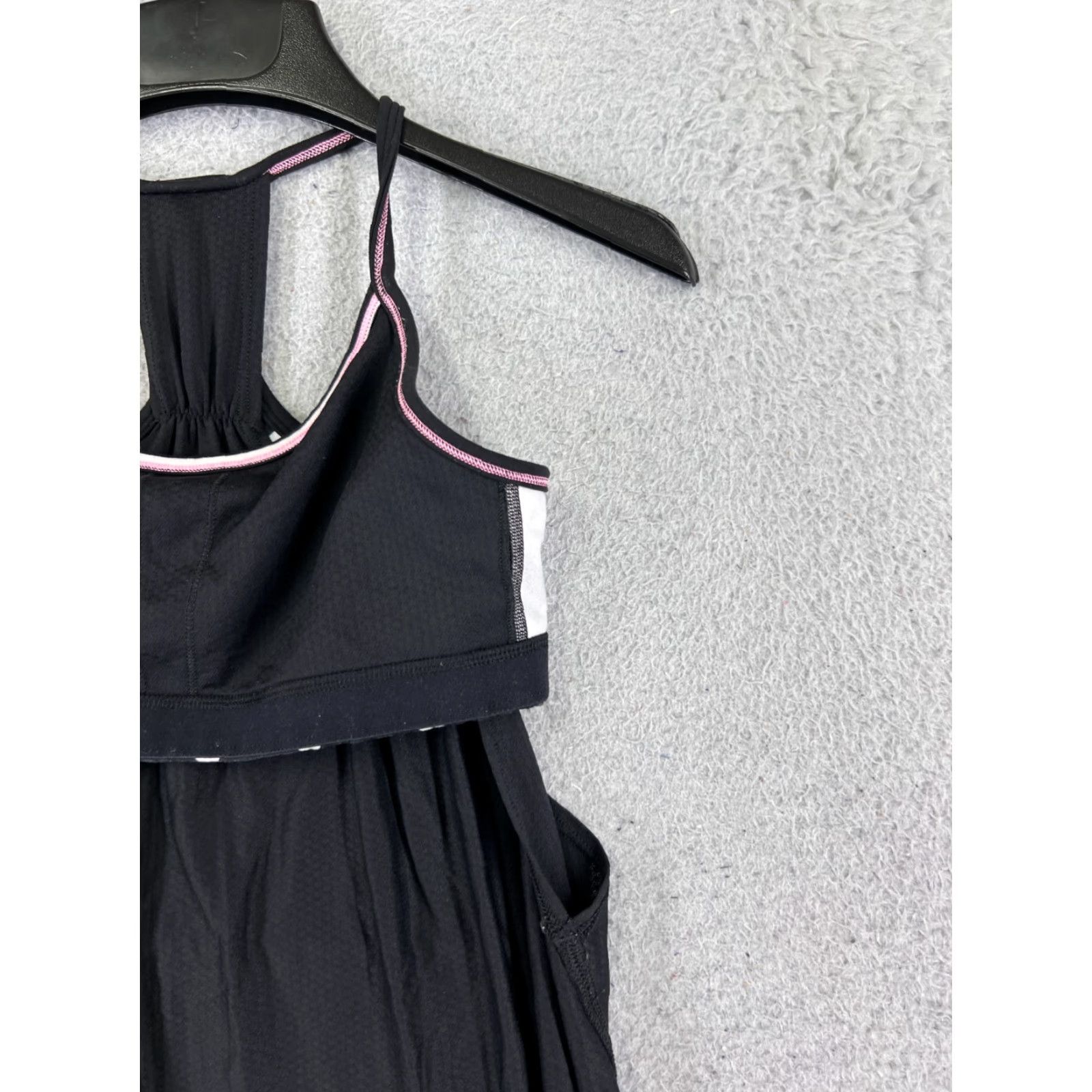Lululemon Lululemon Shirt 4 Black White Tank Build In Bra Chevron Women Size S / US 4 / IT 40 - 2 Thumbnail