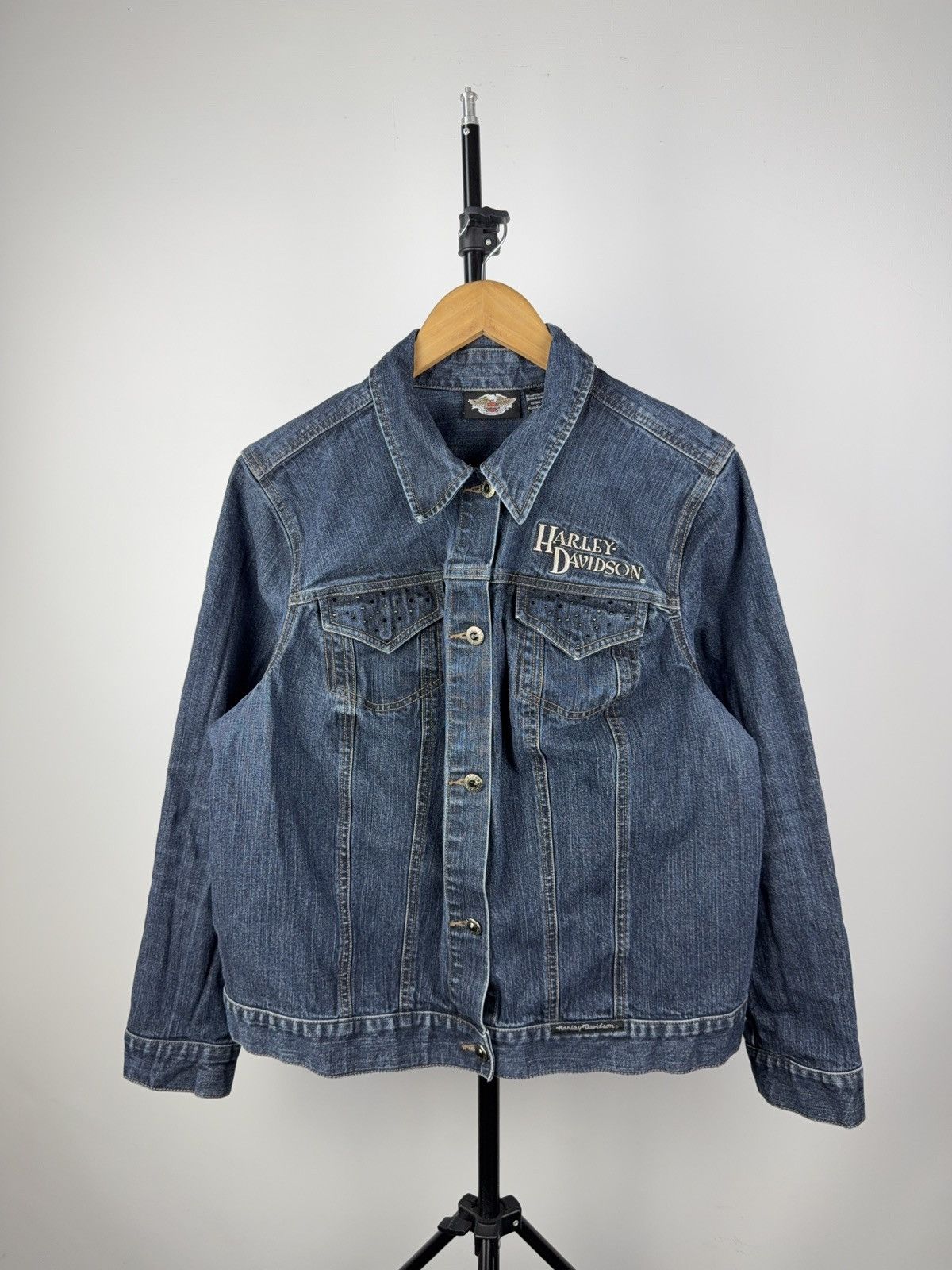 Harley Davidson 00s Harley-Davidson Studded Eagle Denim Jacket Women’s M Size M / US 6-8 / IT 42-44 - 2 Thumbnail