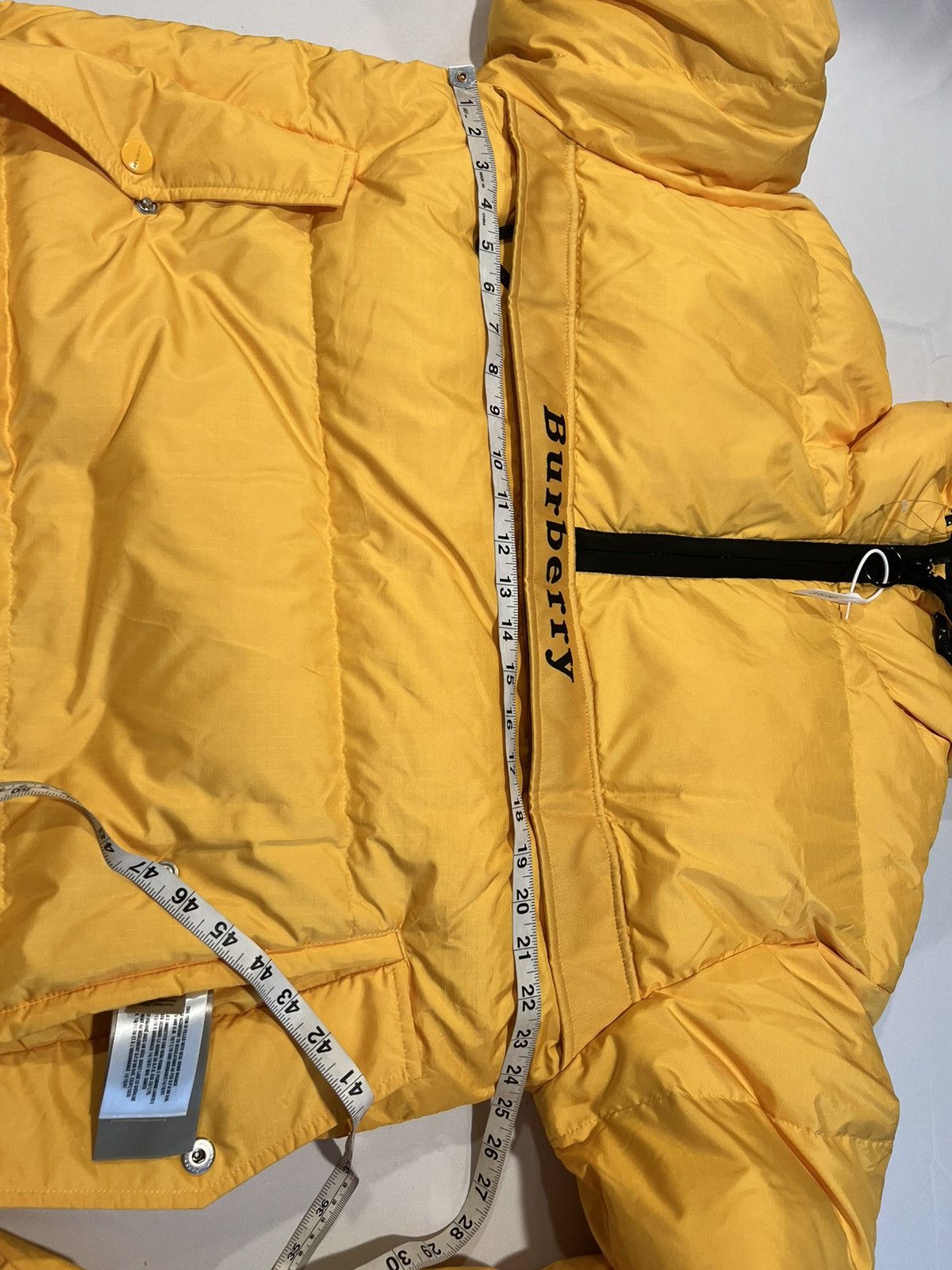 Burberry Burberry men’s detachable gloves ski jacket. 50/M. $1890 Size US M / EU 48-50 / 2 - 8 Thumbnail