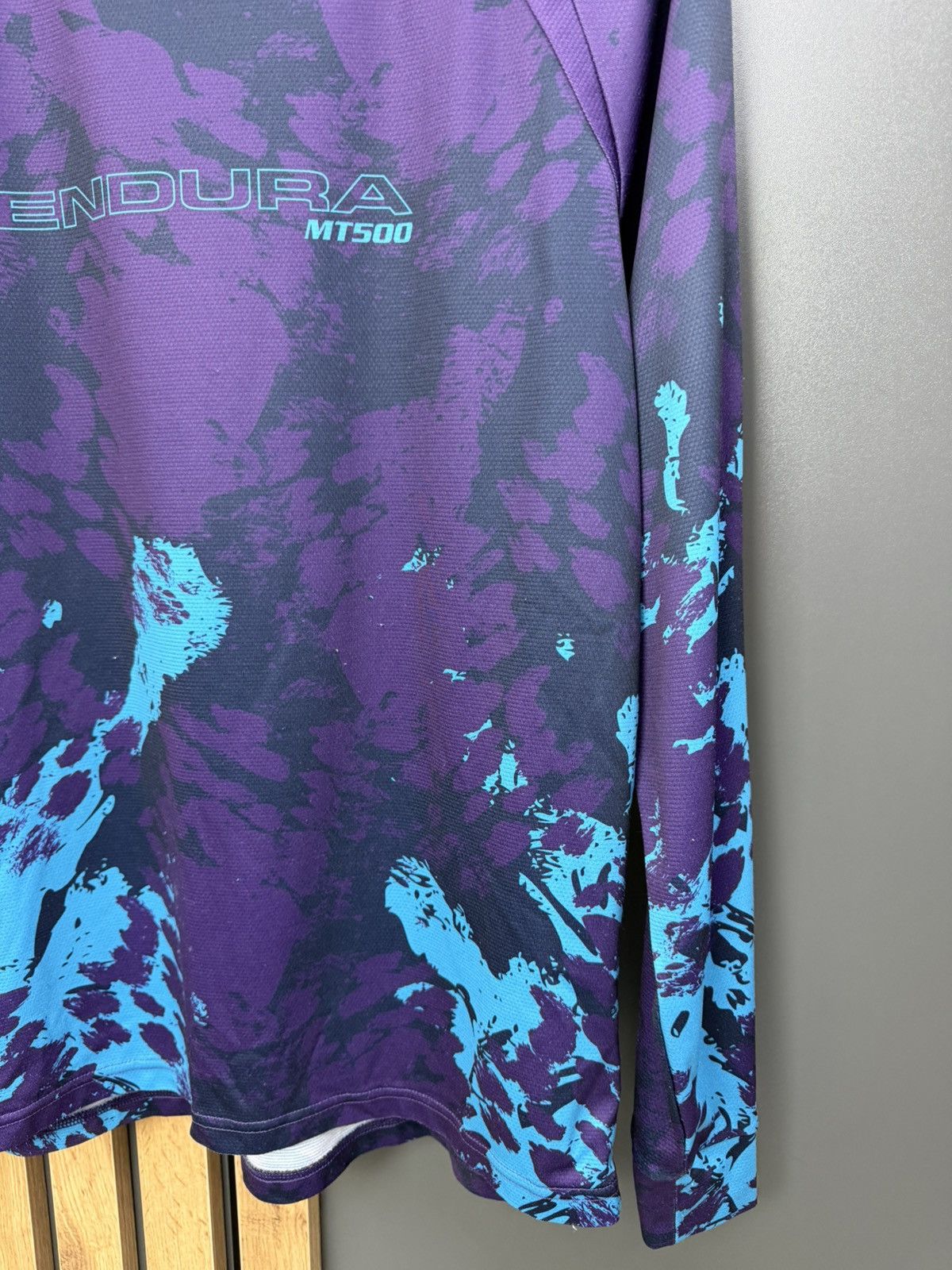 Other Endura MT500 Animo Long Sleeve MTB Jersey Purple Blue Size M Size US M / EU 48-50 / 2 - 6 Thumbnail