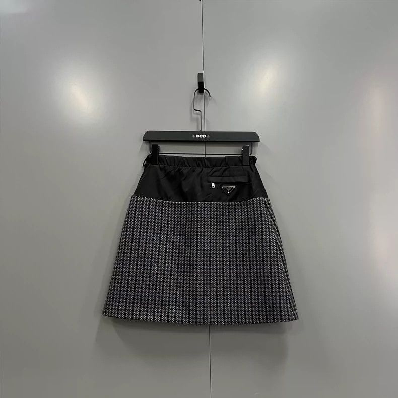 Prada Prada Thousand-bird check stitched triangle logo skirt 2502 Size 37" - 1 Thumbnail