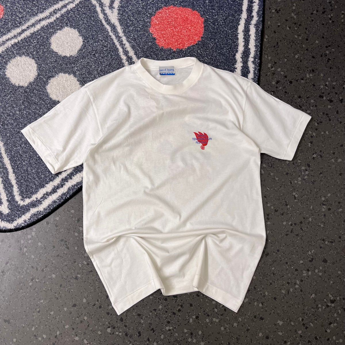 Gildan Vintage single stitch Coast of Jipang White T-Shirt w/ Red Size US M / EU 48-50 / 2 - 1 Thumbnail
