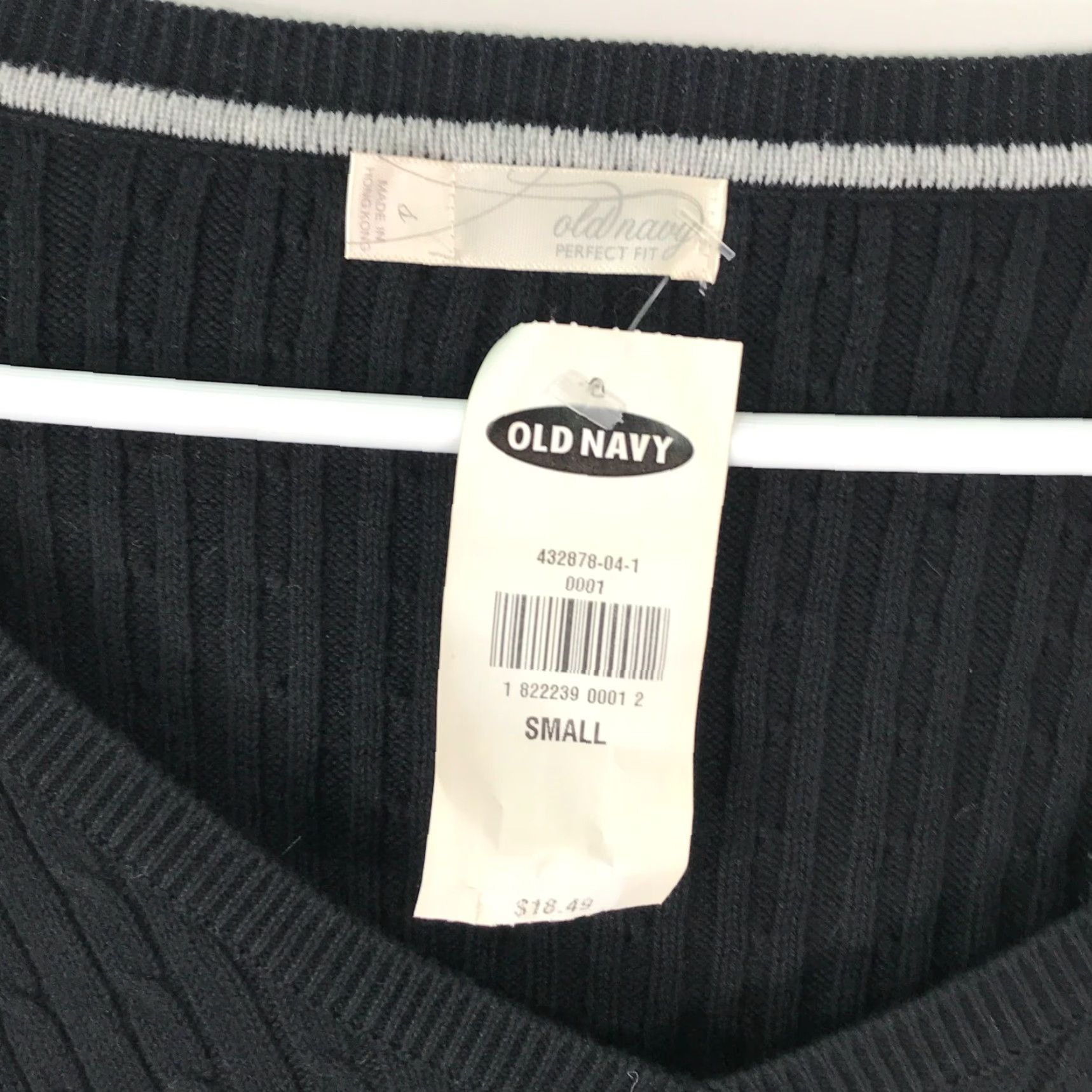 Old Navy Old Navy Womens Cable Knit Pullover Sweater Black V-Neck Long Sleeve Size 5 Casual Size S / US 4 / IT 40 - 4 Thumbnail