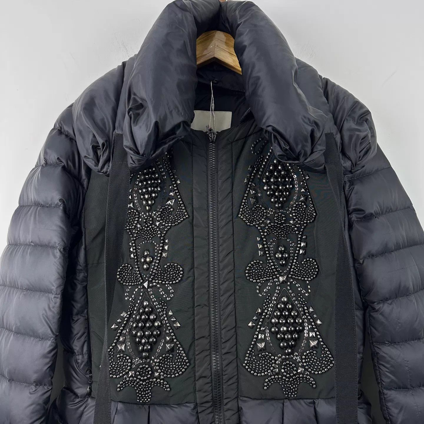 Moncler Moncler Limited Runway Beaded Heavy Puffer Size 1 Size S / US 4 / IT 40 - 4 Thumbnail