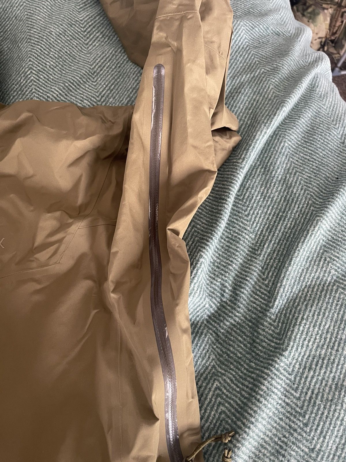 Arc'teryx Arcteryx LEAF Alpha LT Jacket Gen 1 Crocodile Medium Size US M / EU 48-50 / 2 - 13 Thumbnail