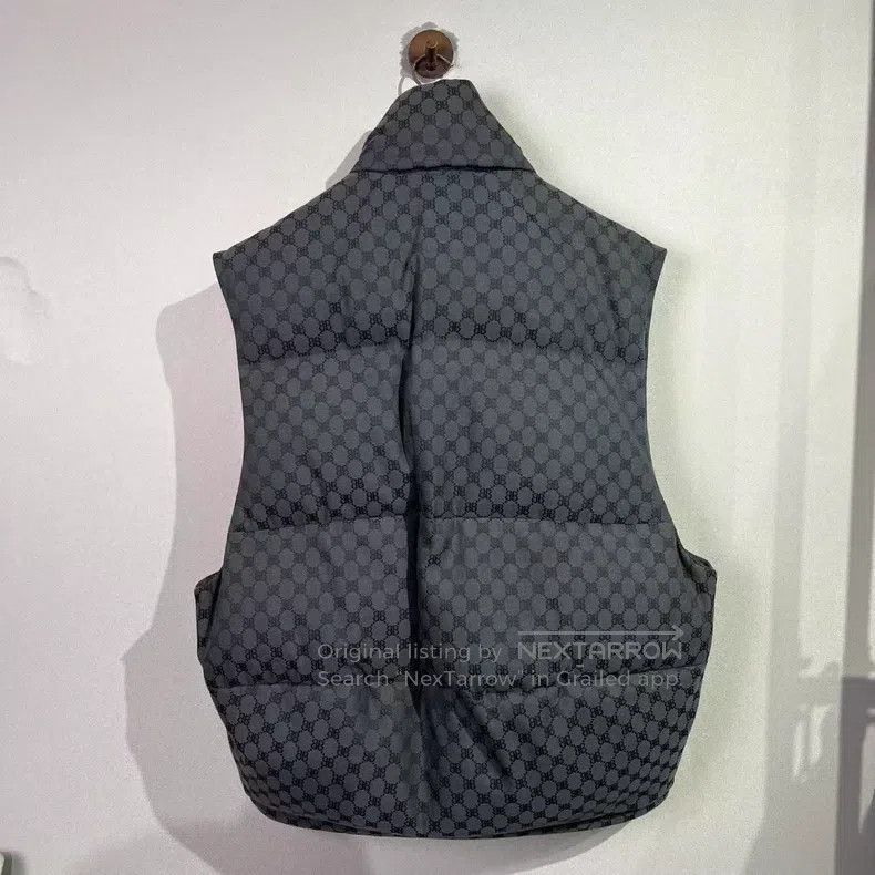 Balenciaga Balenciaga Monogrammed Furry Down Vest Size XXS / US 00 / IT 34 - 2 Thumbnail